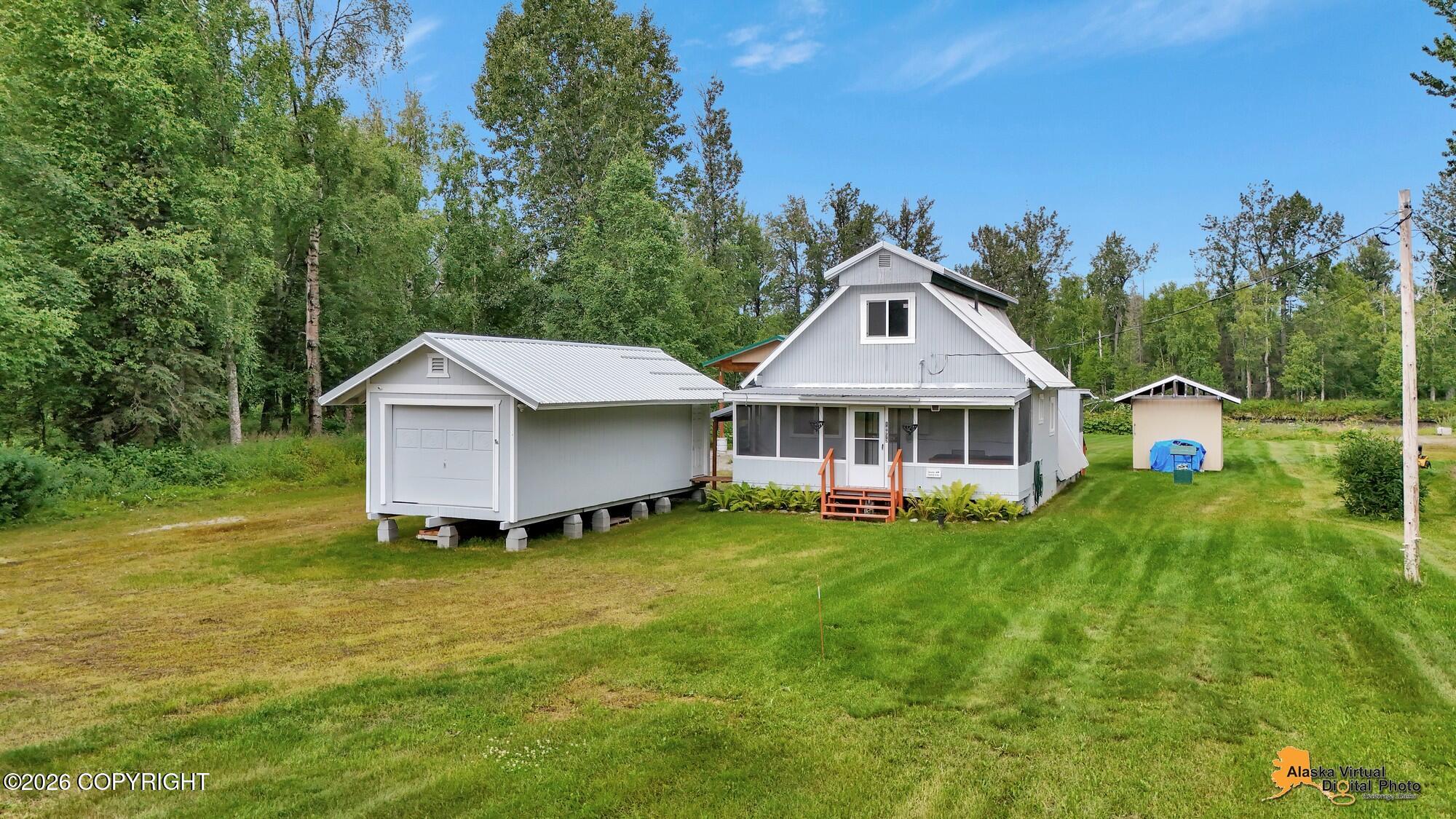 18973 W Willow Circle Property Photo 2