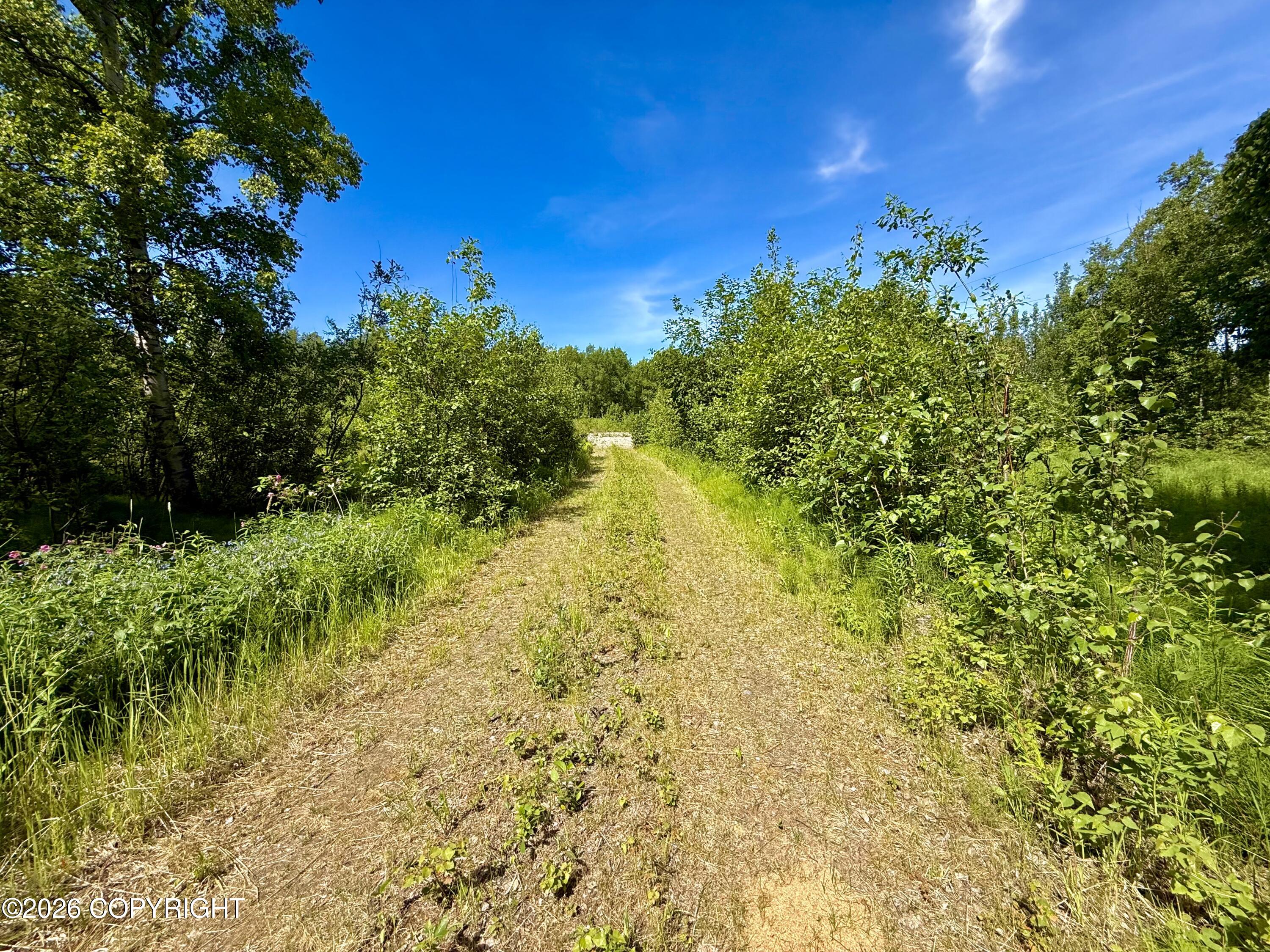 2921 S Davis Road Property Photo 2