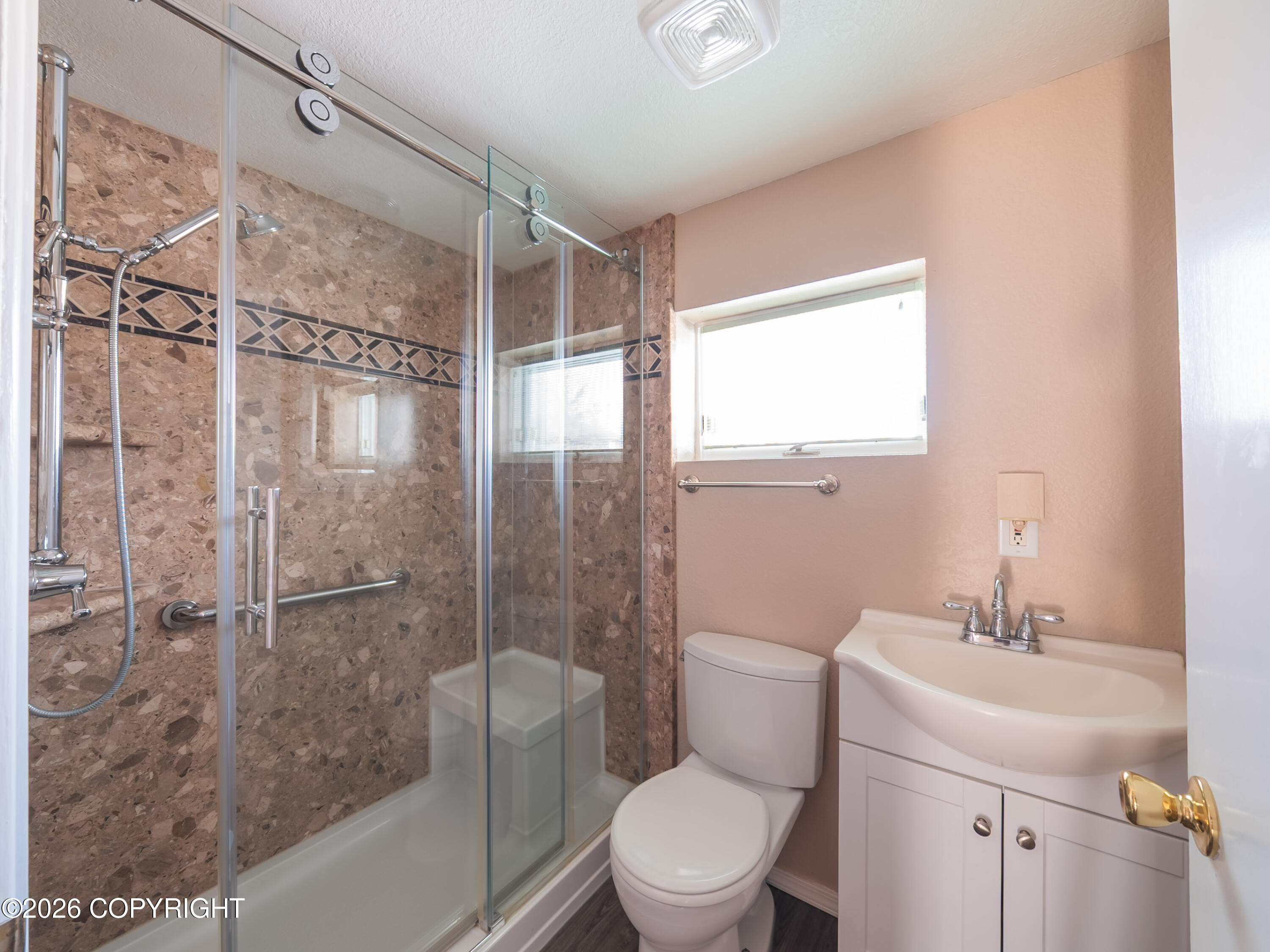 221 Creekside Street Property Photo 14