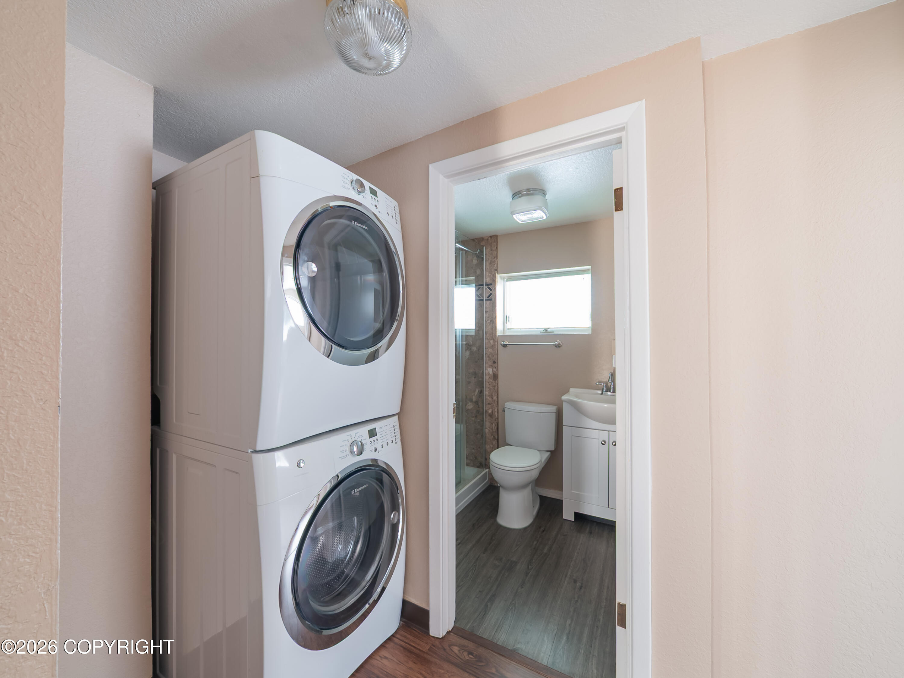 221 Creekside Street Property Photo 15