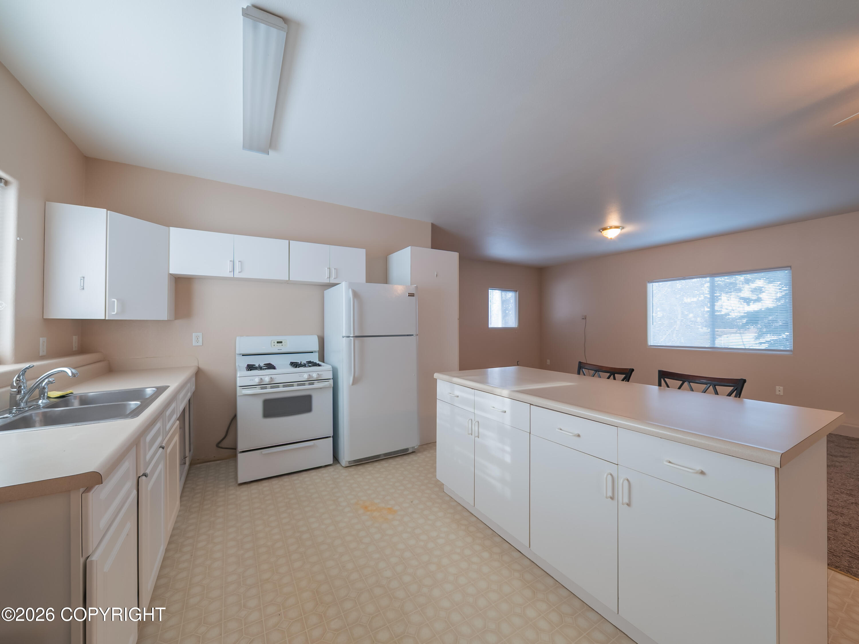 221 Creekside Street Property Photo 27
