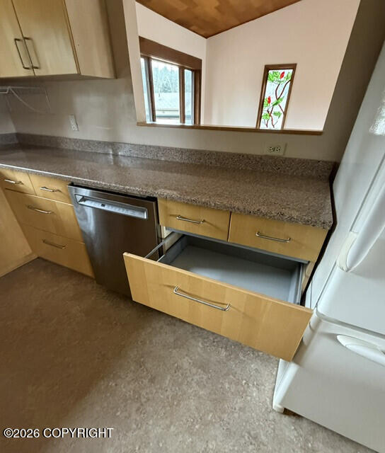 9253 Gee Street Property Photo 10