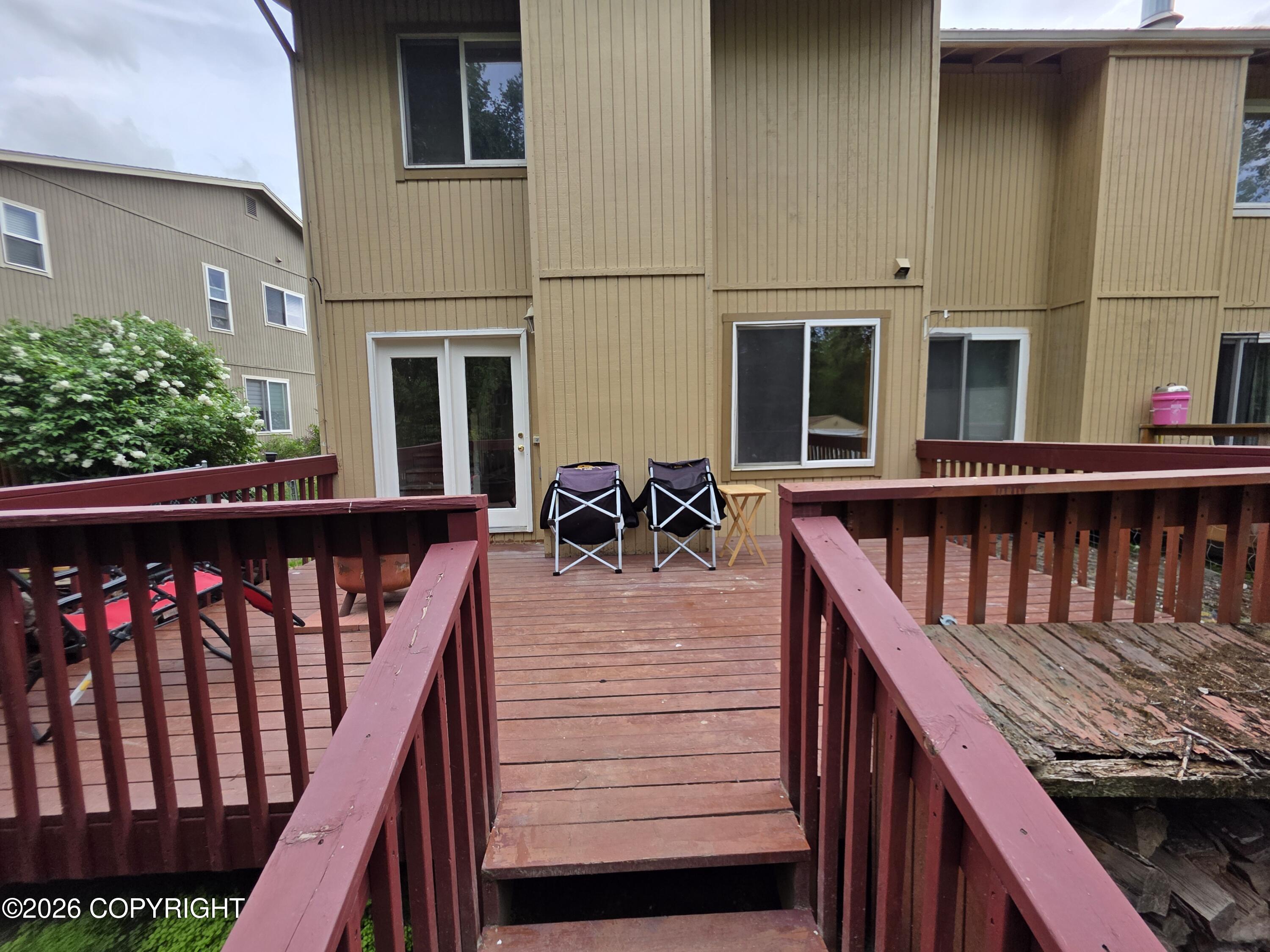 17015 Riddell Street Property Photo 4