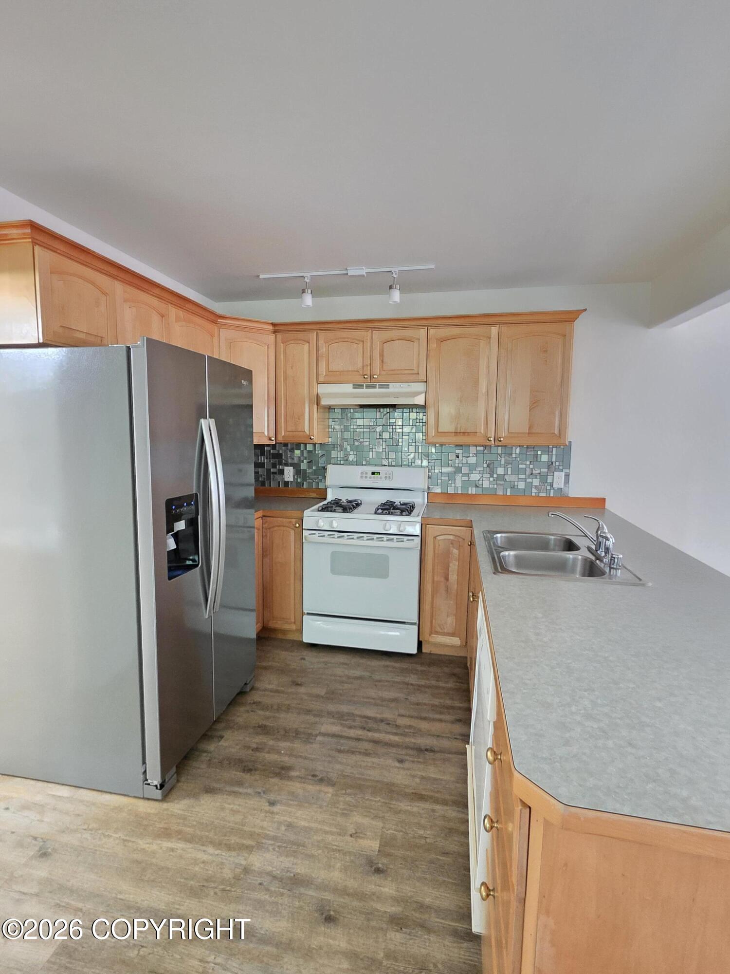 17015 Riddell Street Property Photo 12