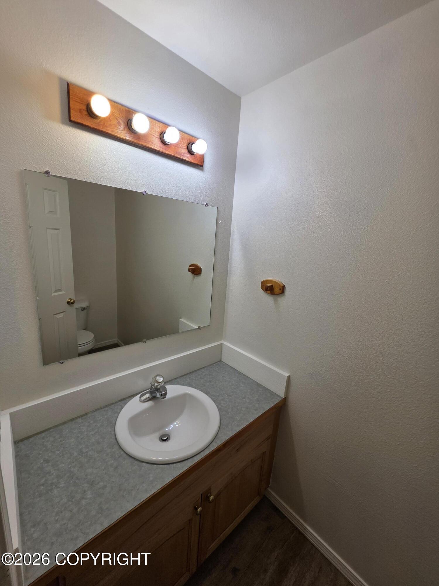 17015 Riddell Street Property Photo 13