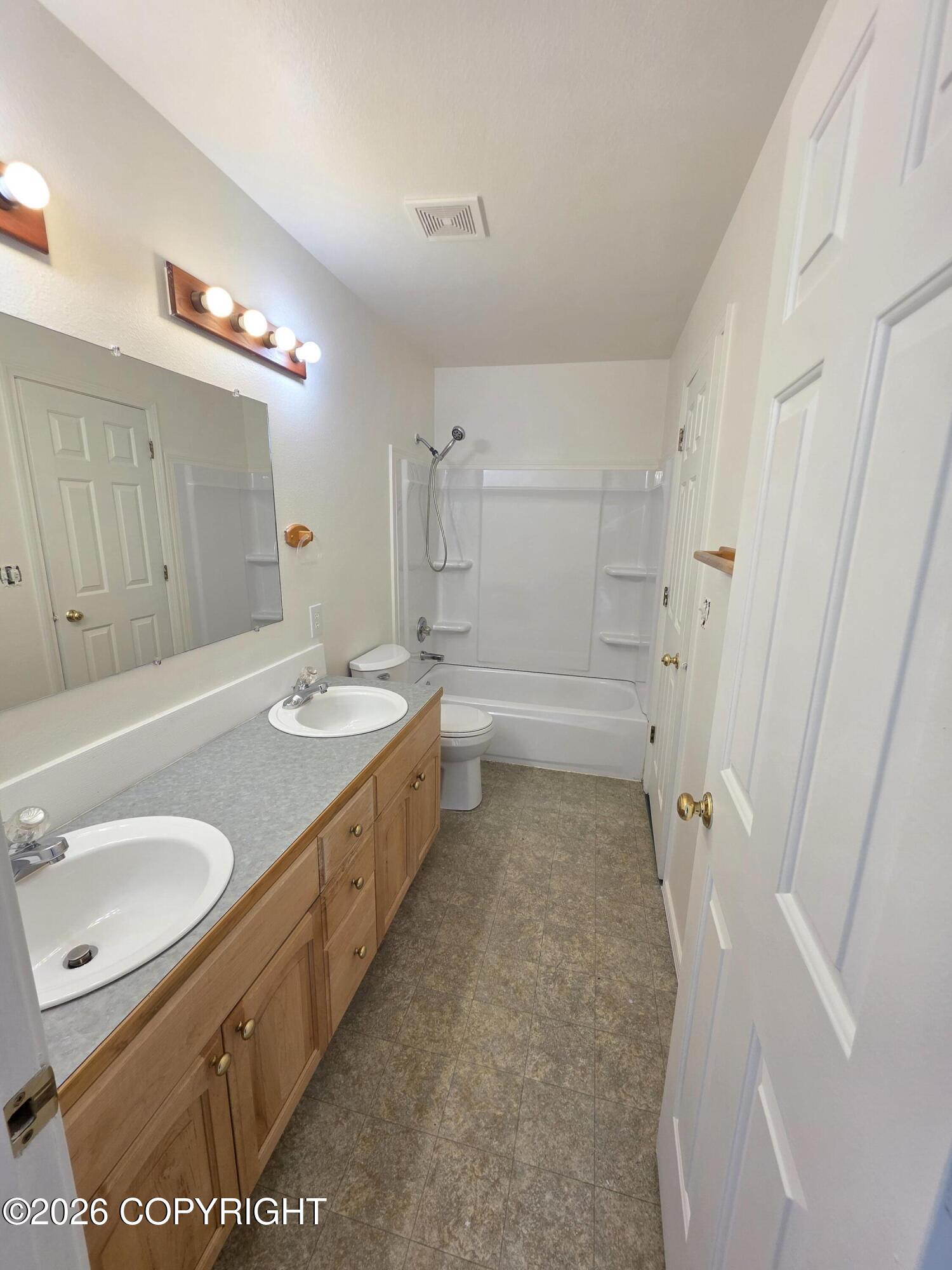 17015 Riddell Street Property Photo 20