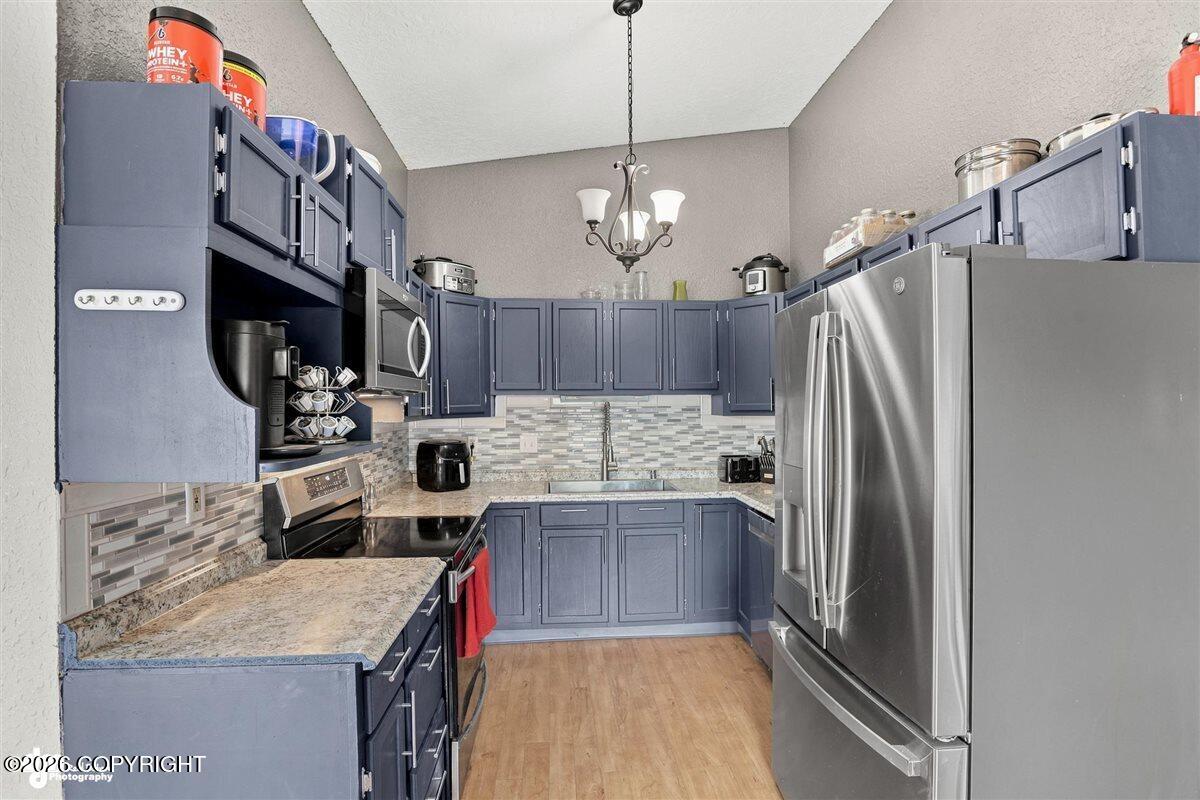 18713 N Lowrie Loop Property Photo 10