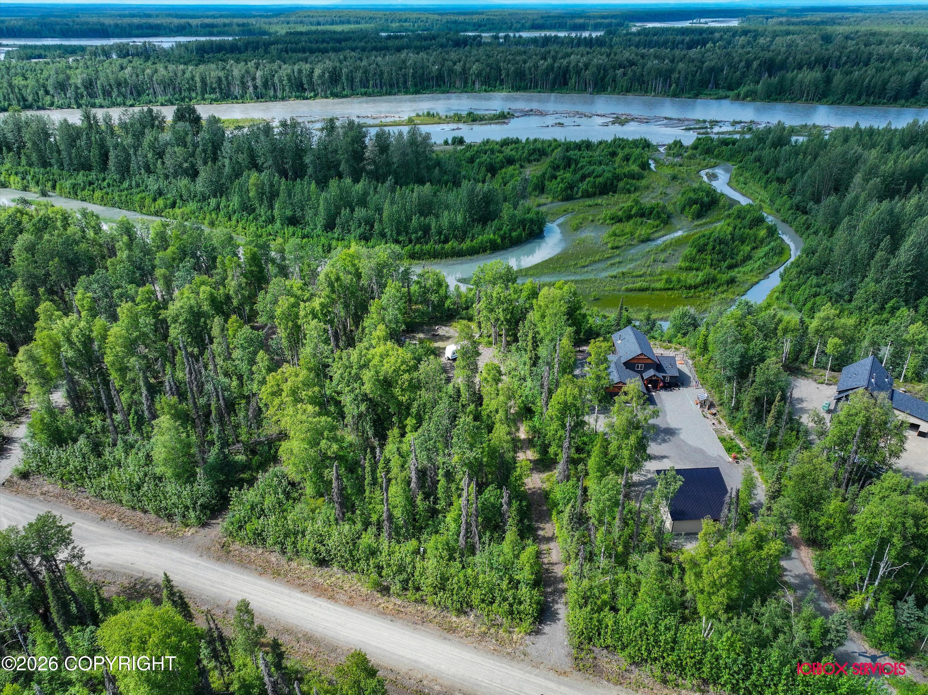 54698 S Salmon Run Road Property Photo 2
