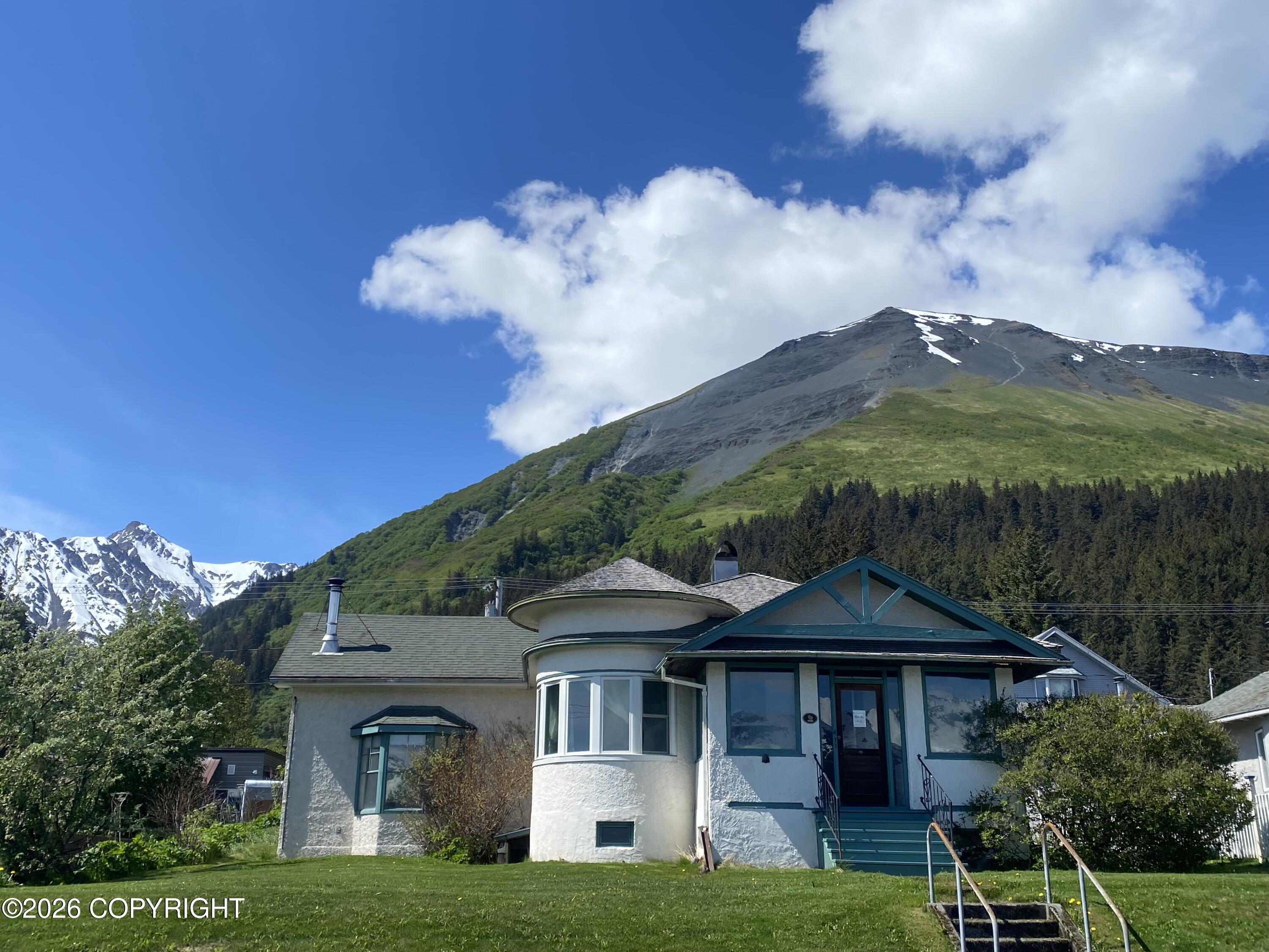411 Third Avenue Property Photo 1