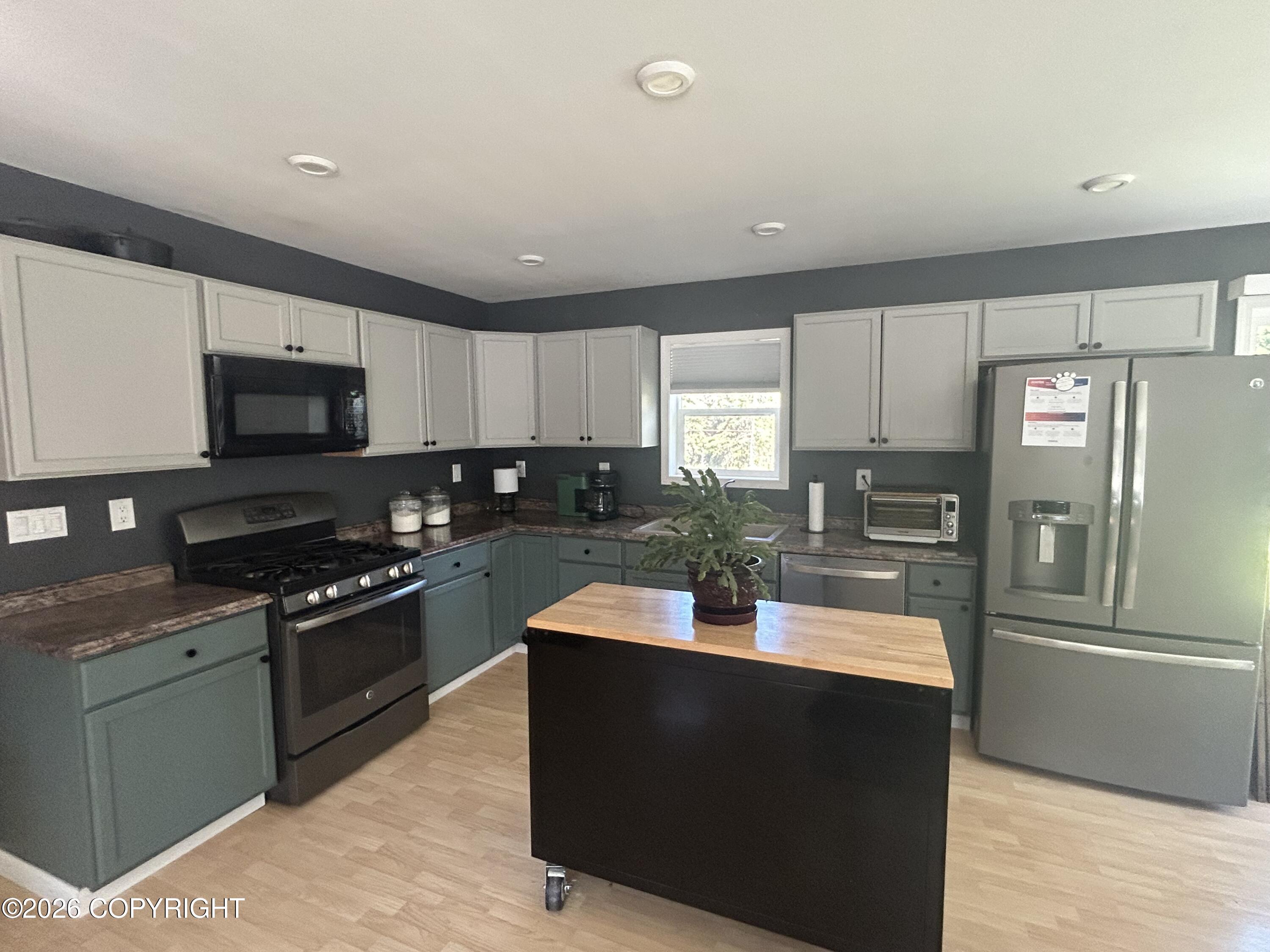 37094 Robinson Loop Road Property Photo 8