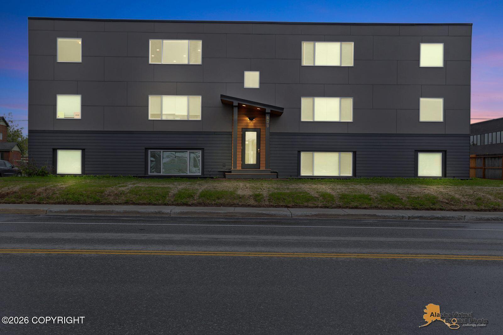 609 S Cobb Street Property Photo 1