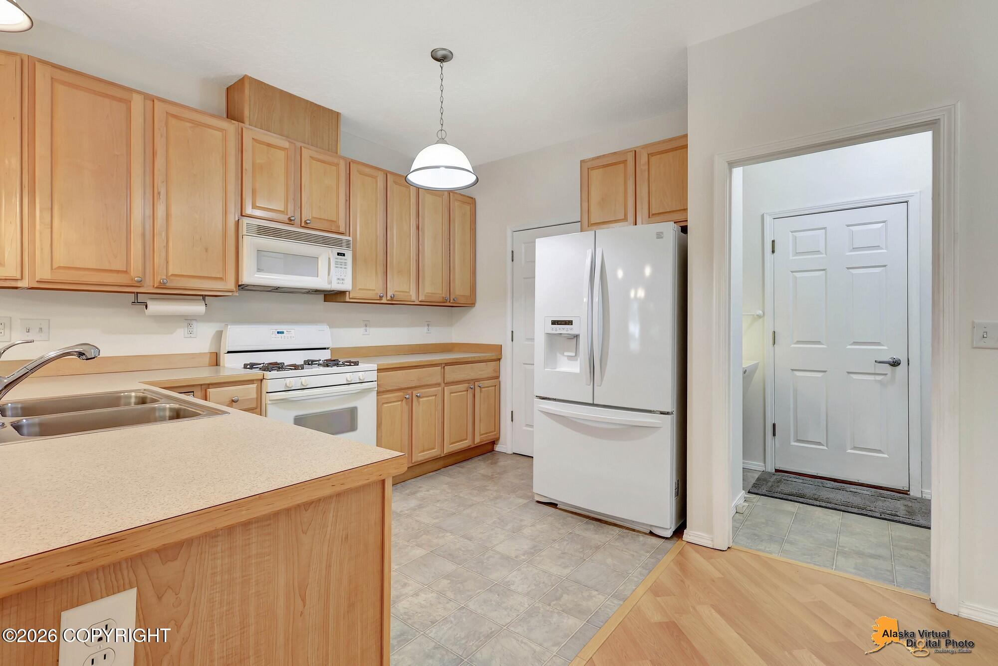 12570 Old Glenn Highway #b Property Photo 14