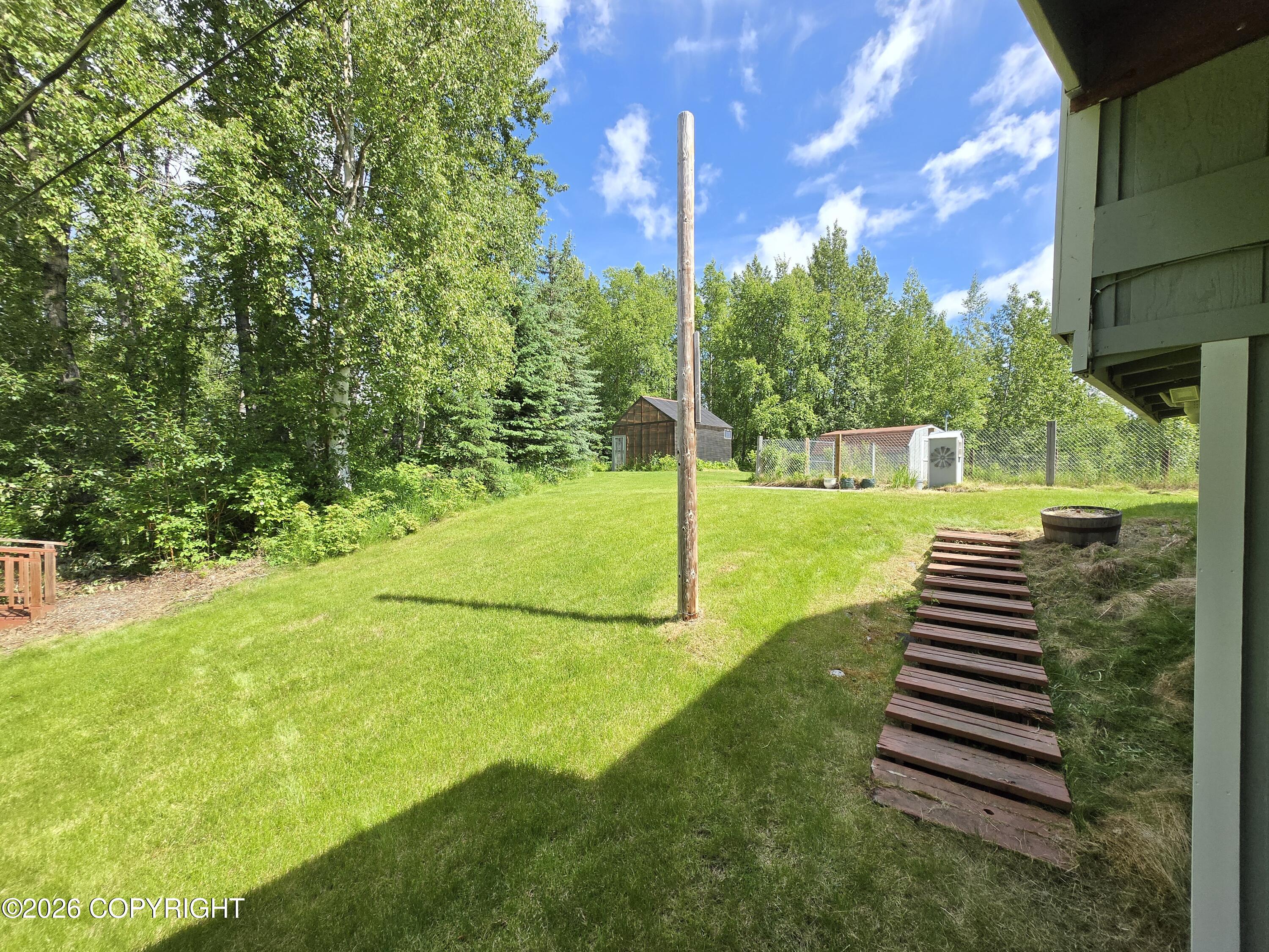 1340 E Fairview Loop Property Photo 7