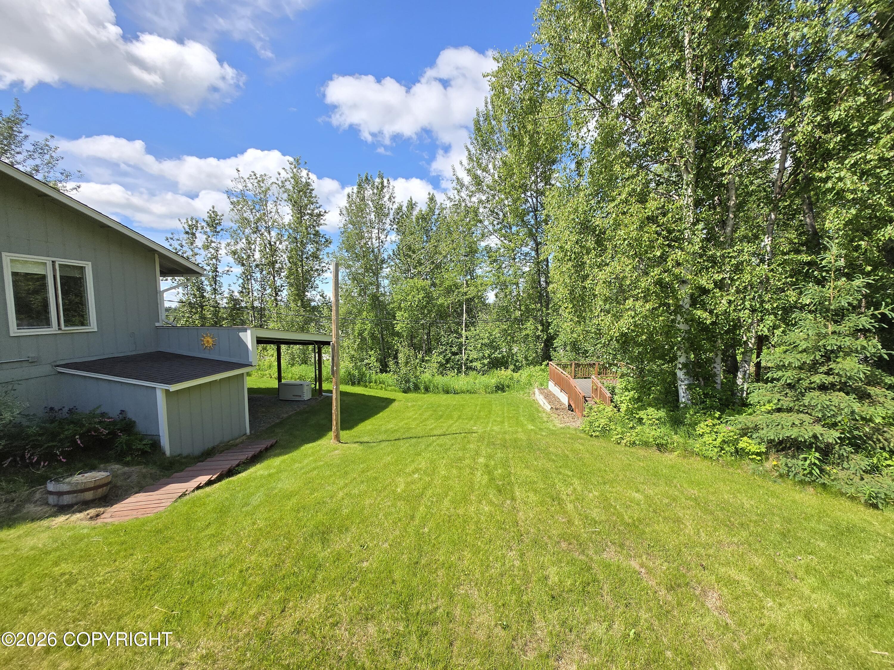 1340 E Fairview Loop Property Photo 18