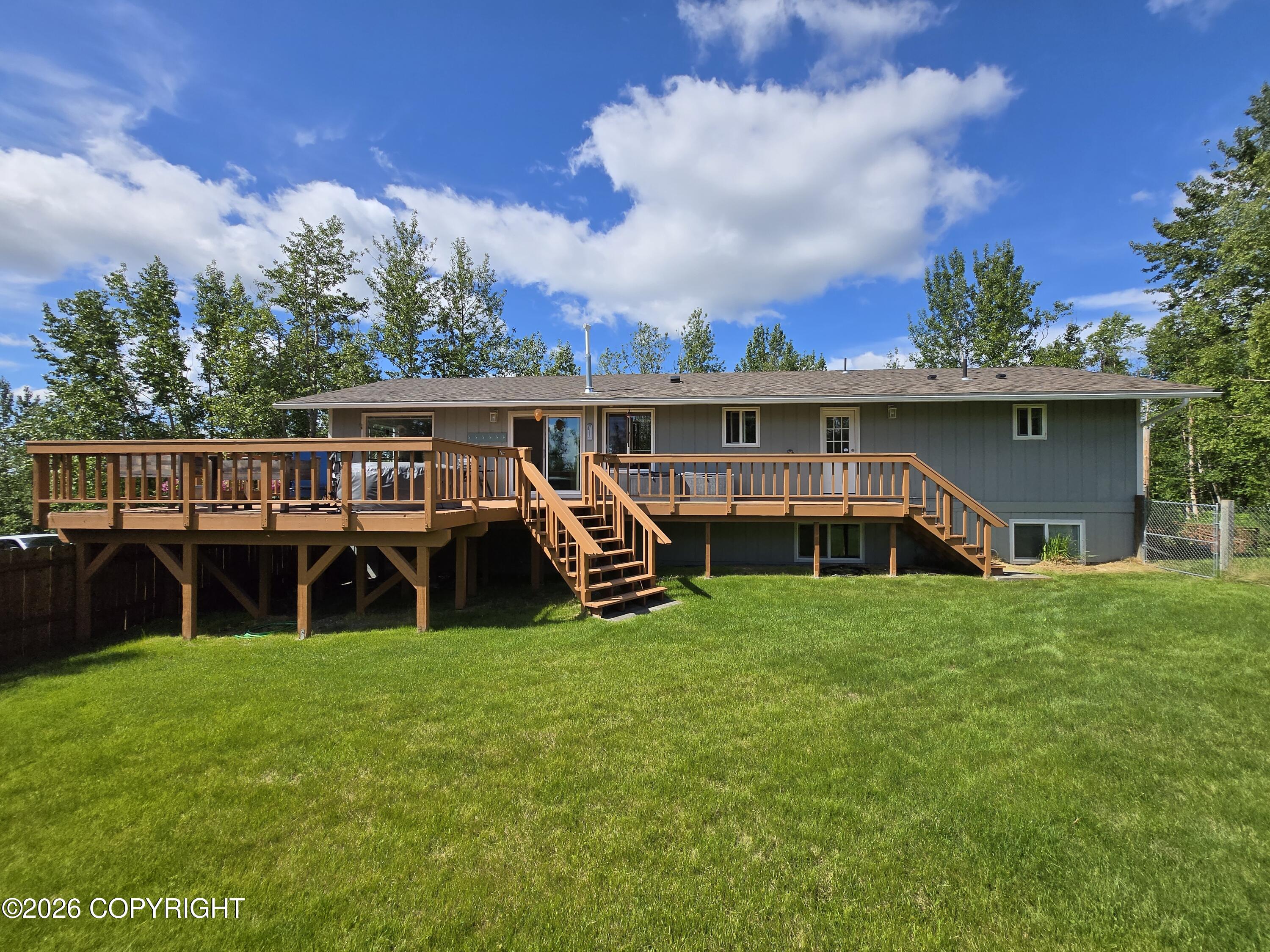1340 E Fairview Loop Property Photo 19