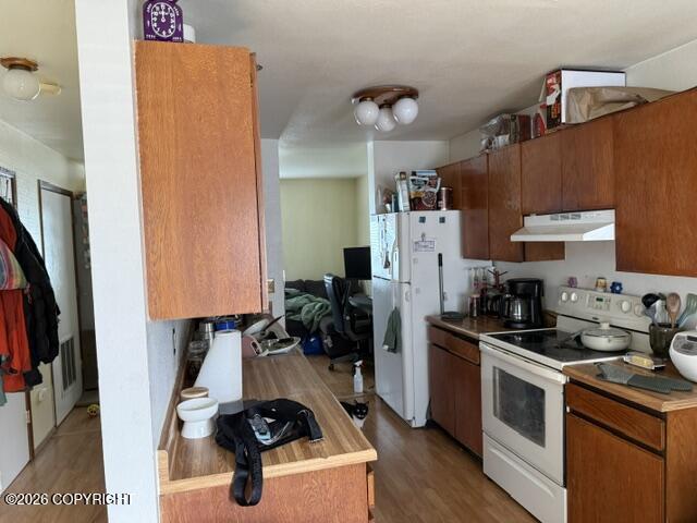 925 E 45th Court Property Photo 4