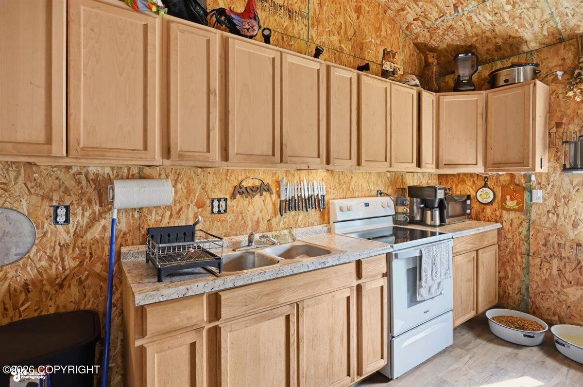 24903 N Otter Lake Loop Property Photo 4