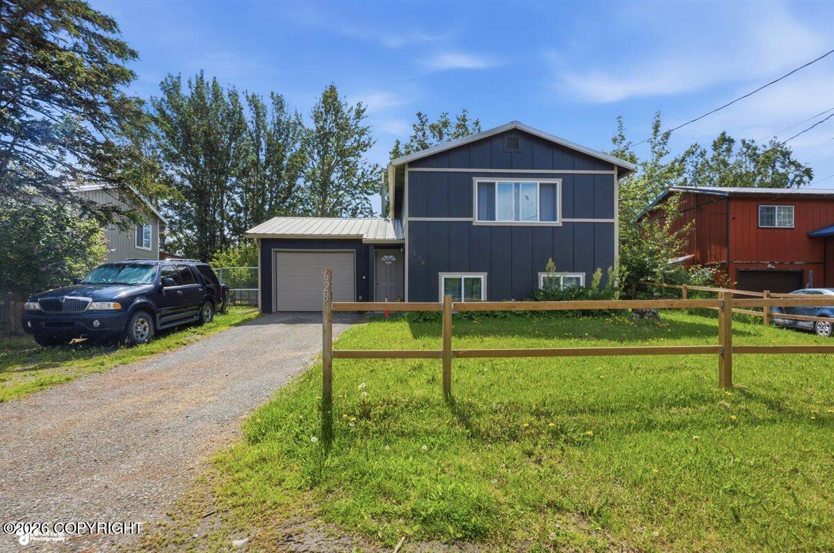 628 E Eklutna Avenue Property Photo 1