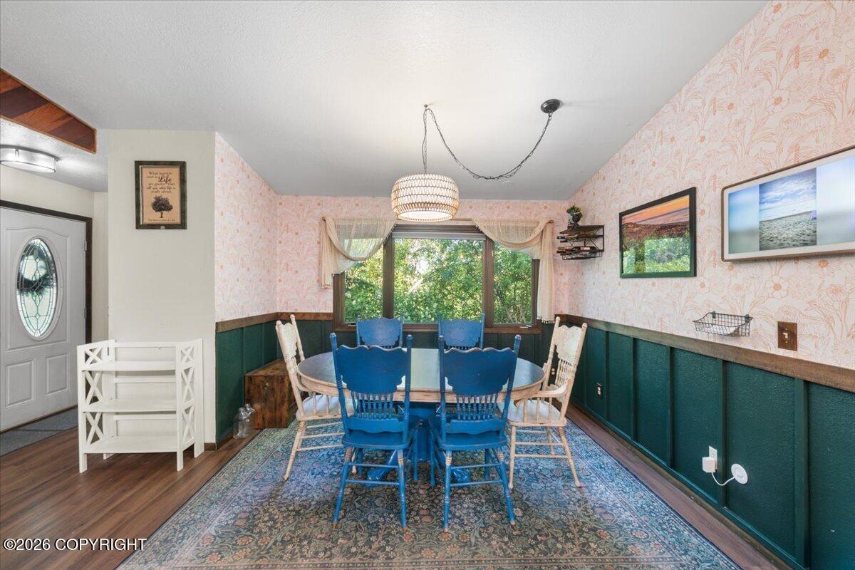 19246 Sullins Drive Property Photo 9