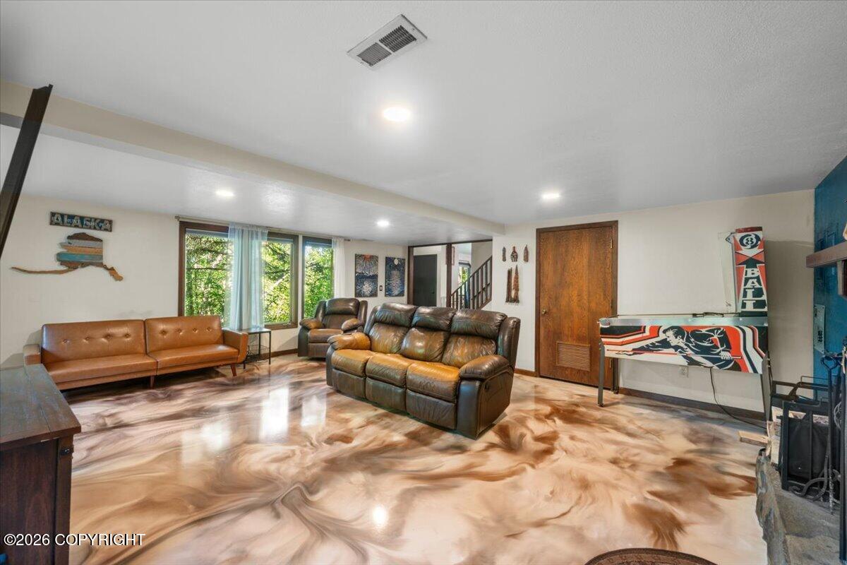 19246 Sullins Drive Property Photo 16