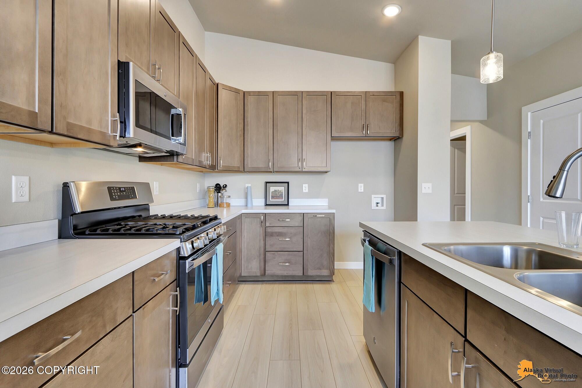 252 Shageluk Street Property Photo 9