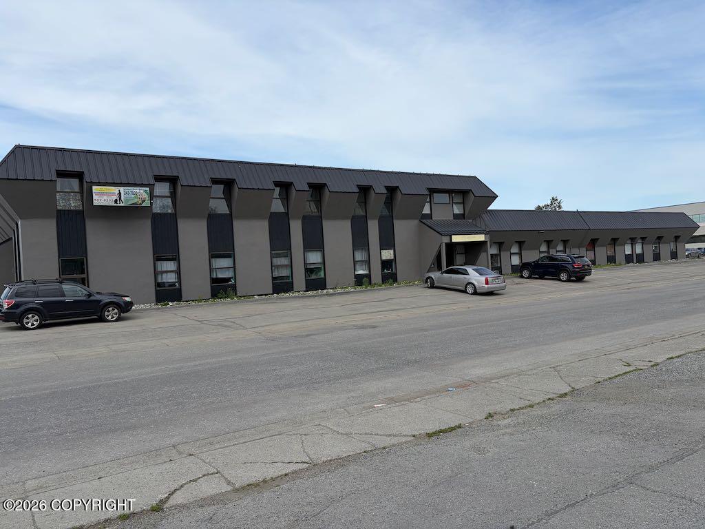 207 E Northern Lights Boulevard #111 Property Photo 2