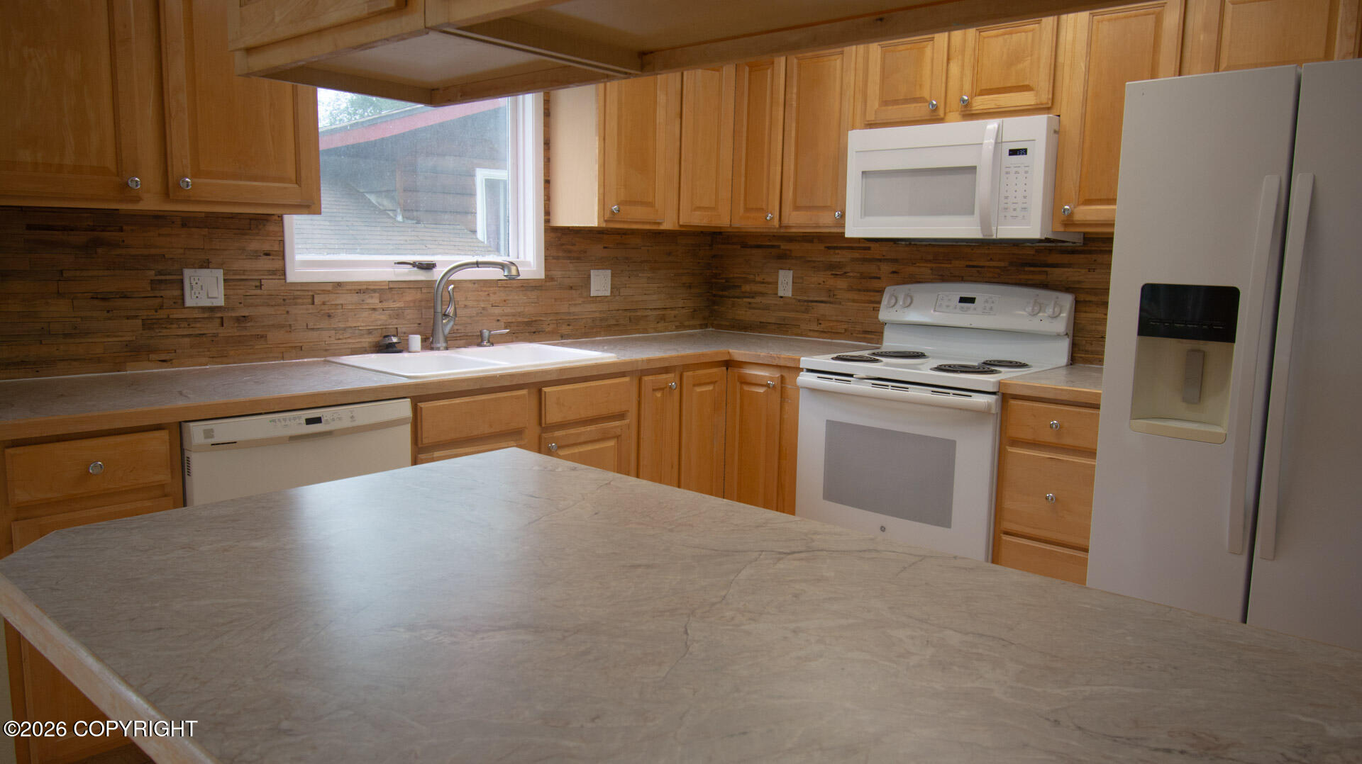 2419 Glenkerry Drive Property Photo 10