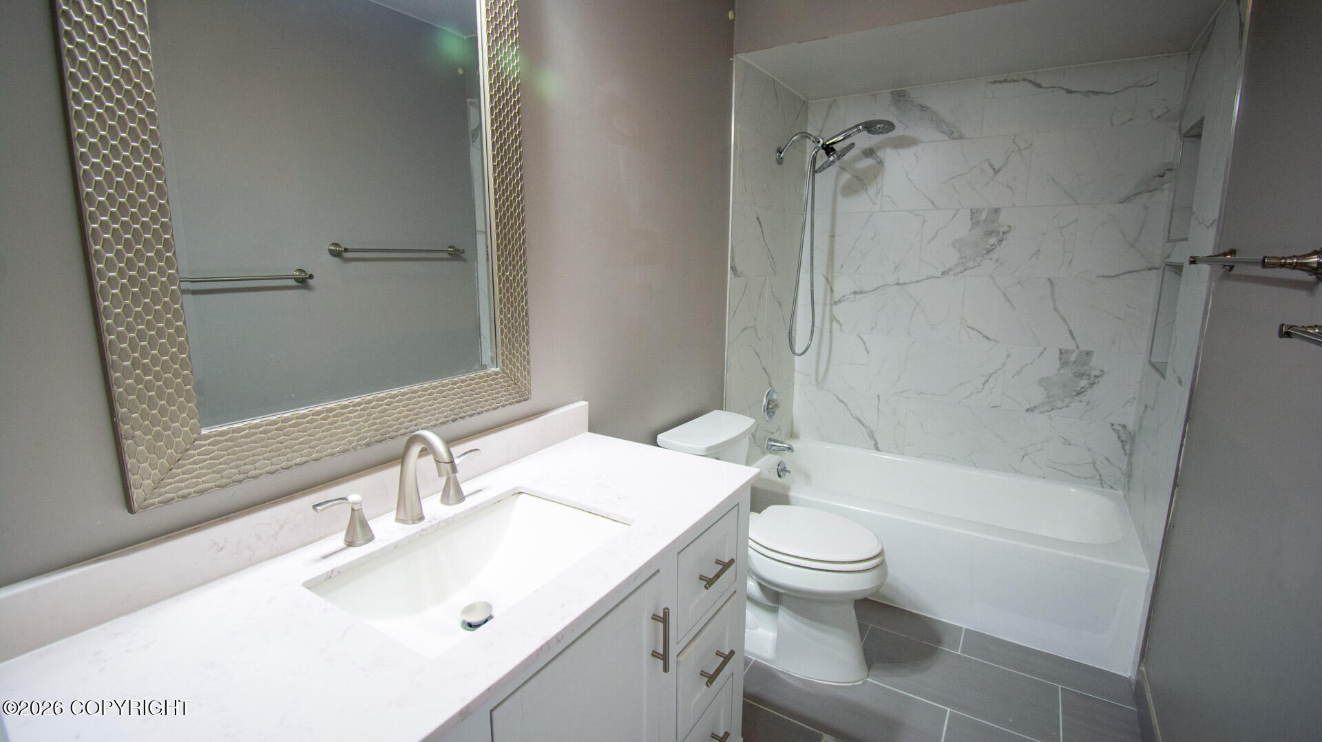 2419 Glenkerry Drive Property Photo 16