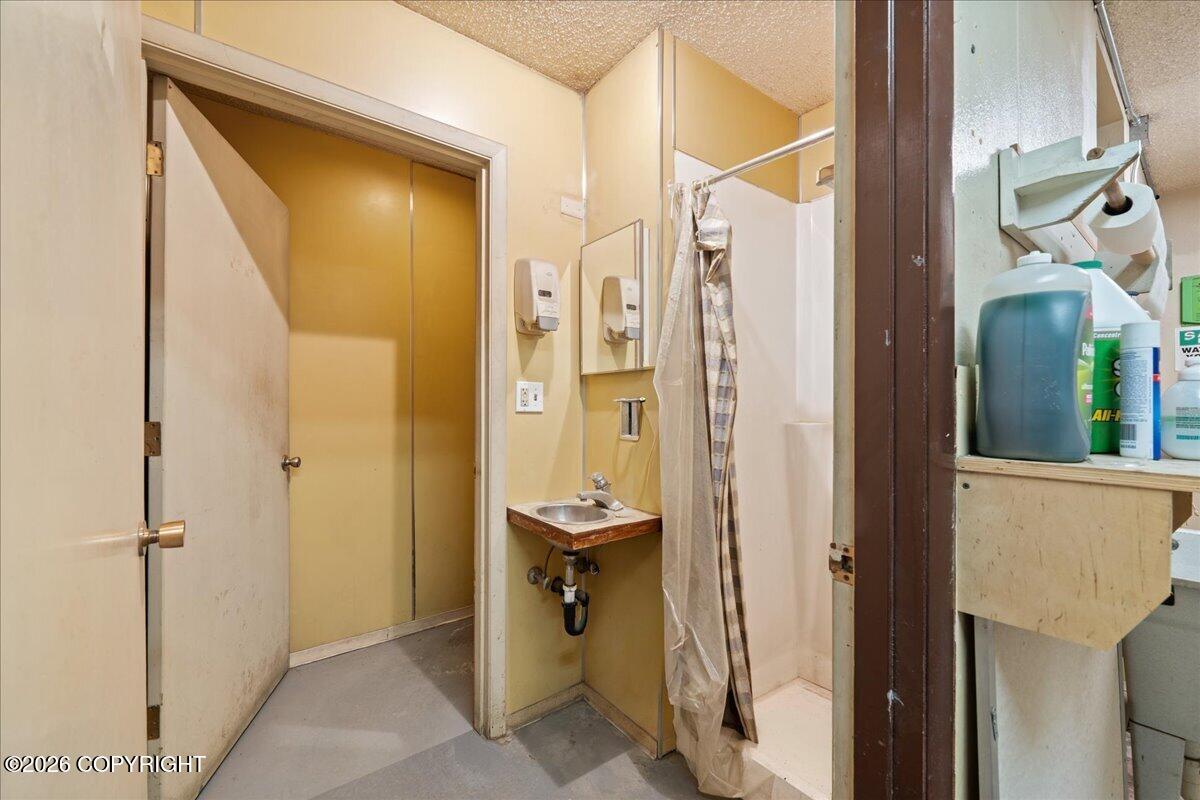 704 30th Avenue Property Photo 19