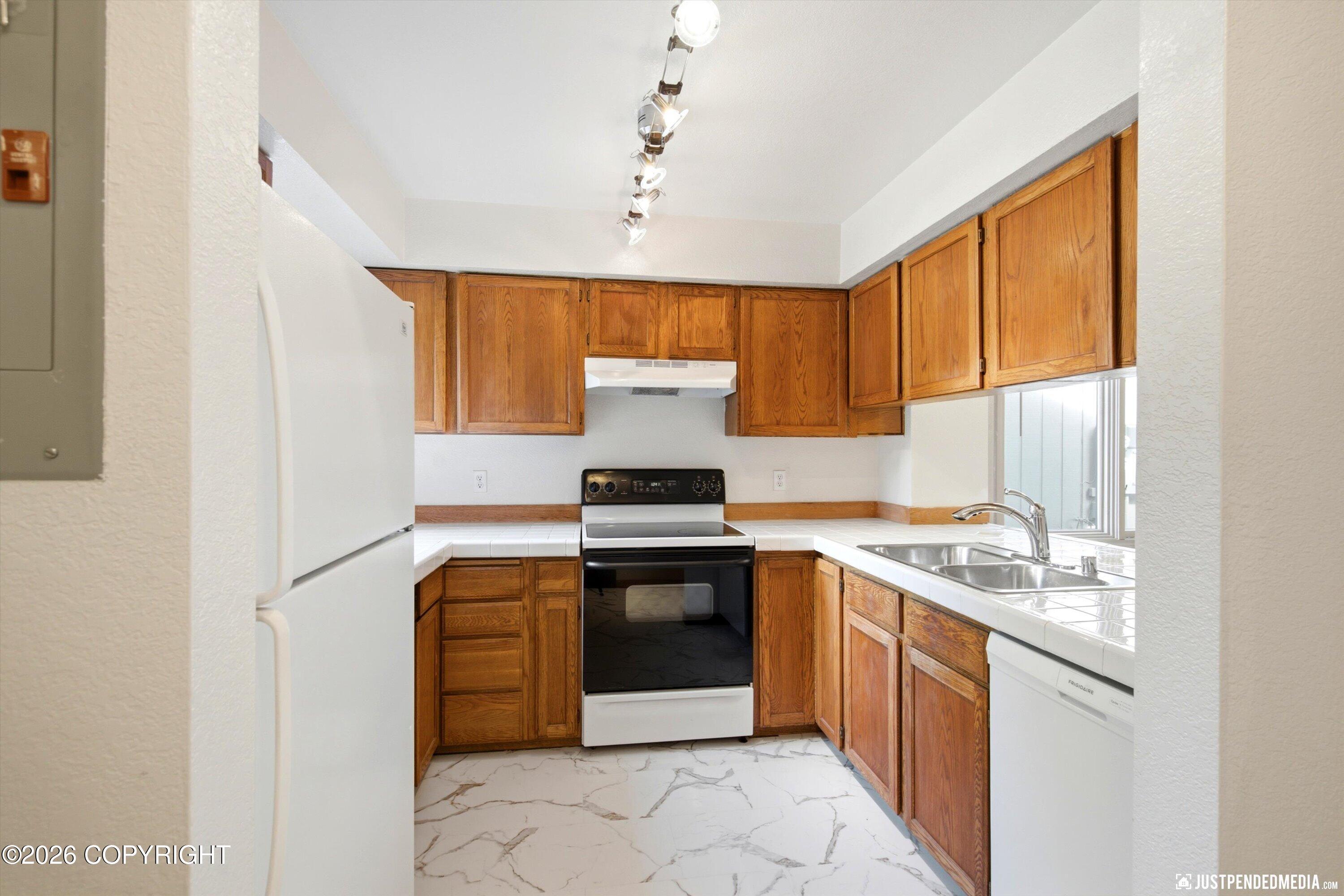 489 Dailey Avenue #a-04 Property Photo 5