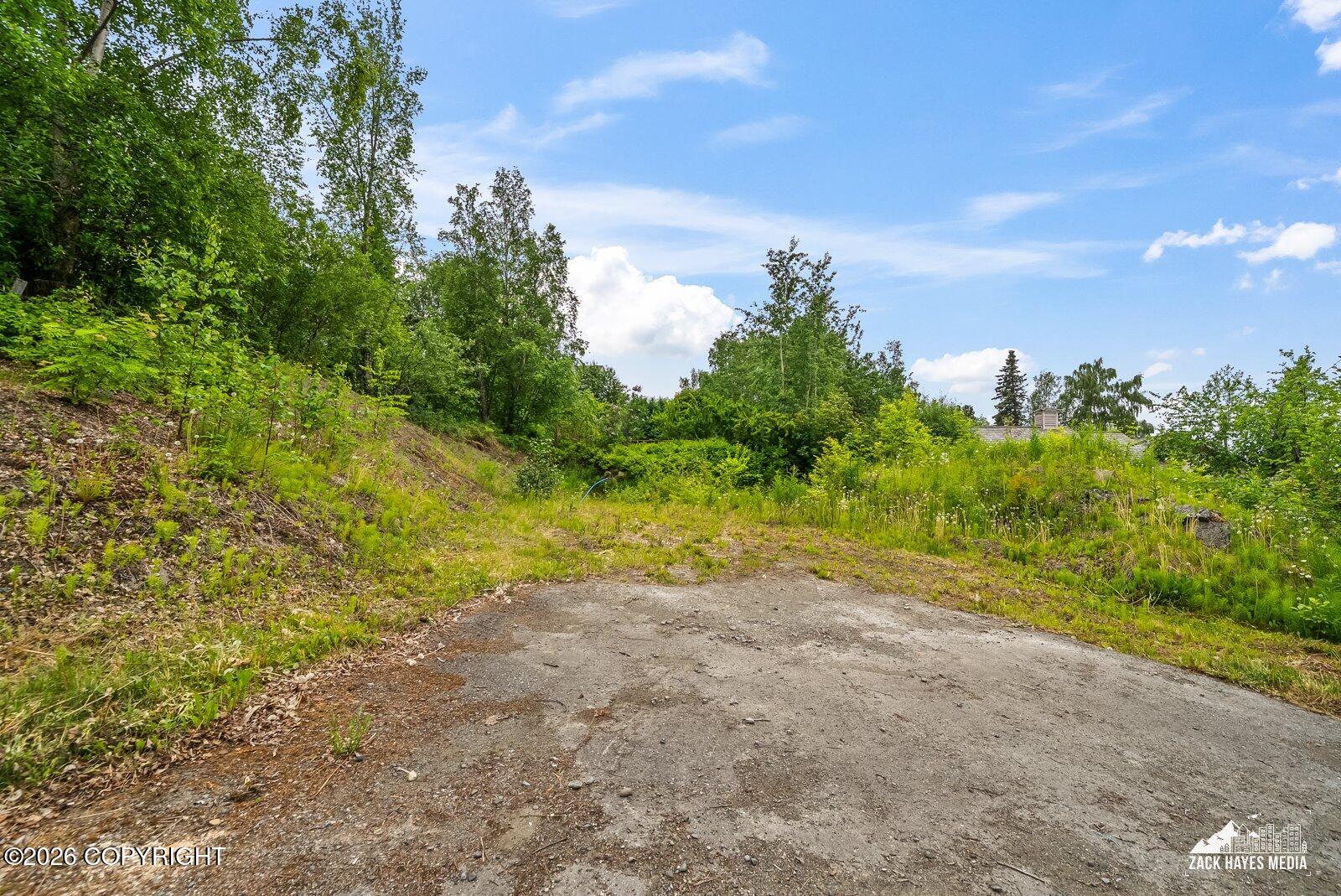 1628 W 10th Avenue Property Photo 4