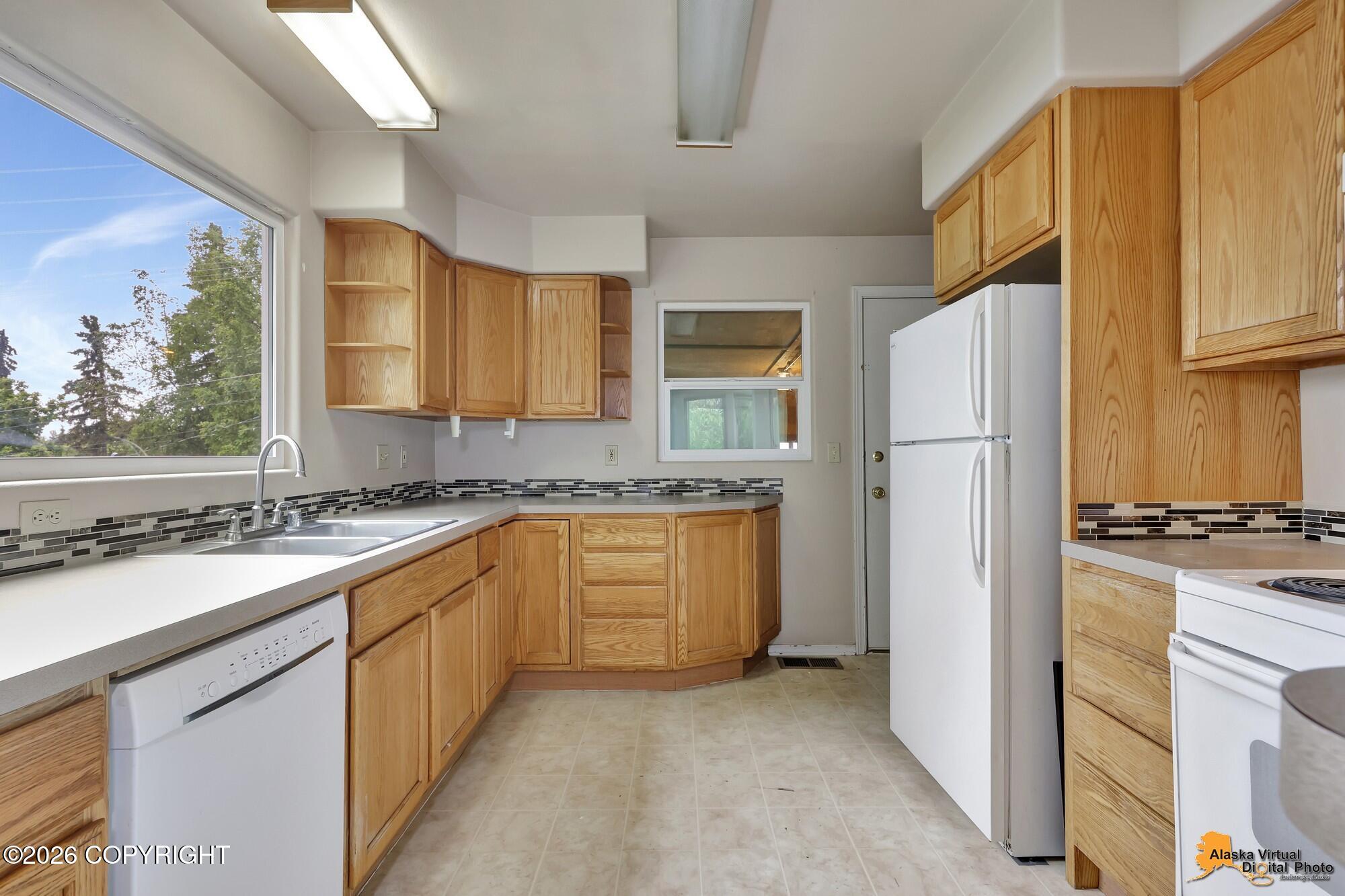 1558 E Street Property Photo 11