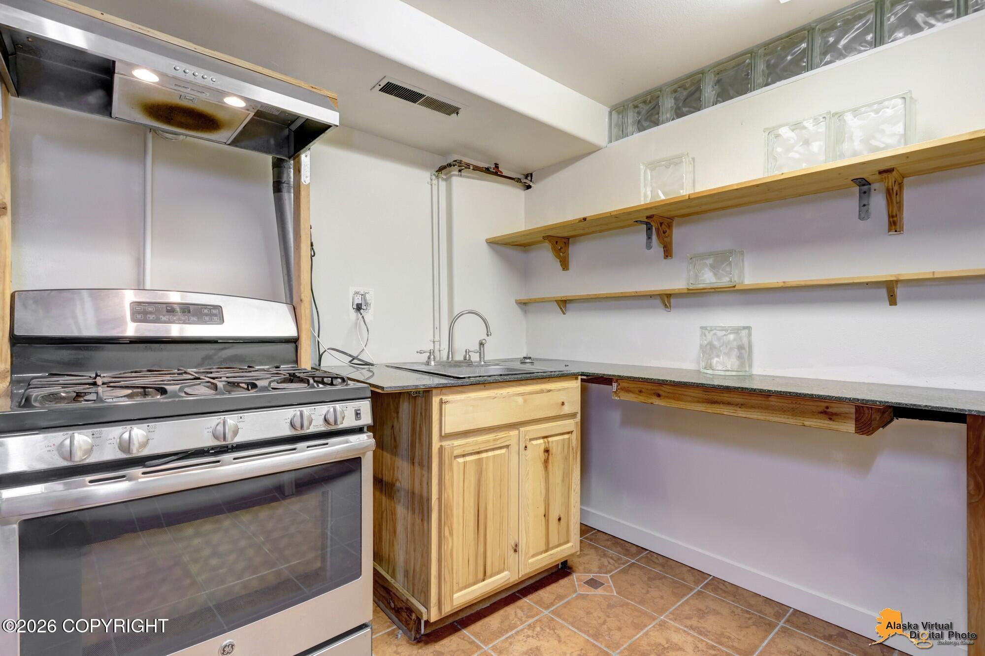 1558 E Street Property Photo 25