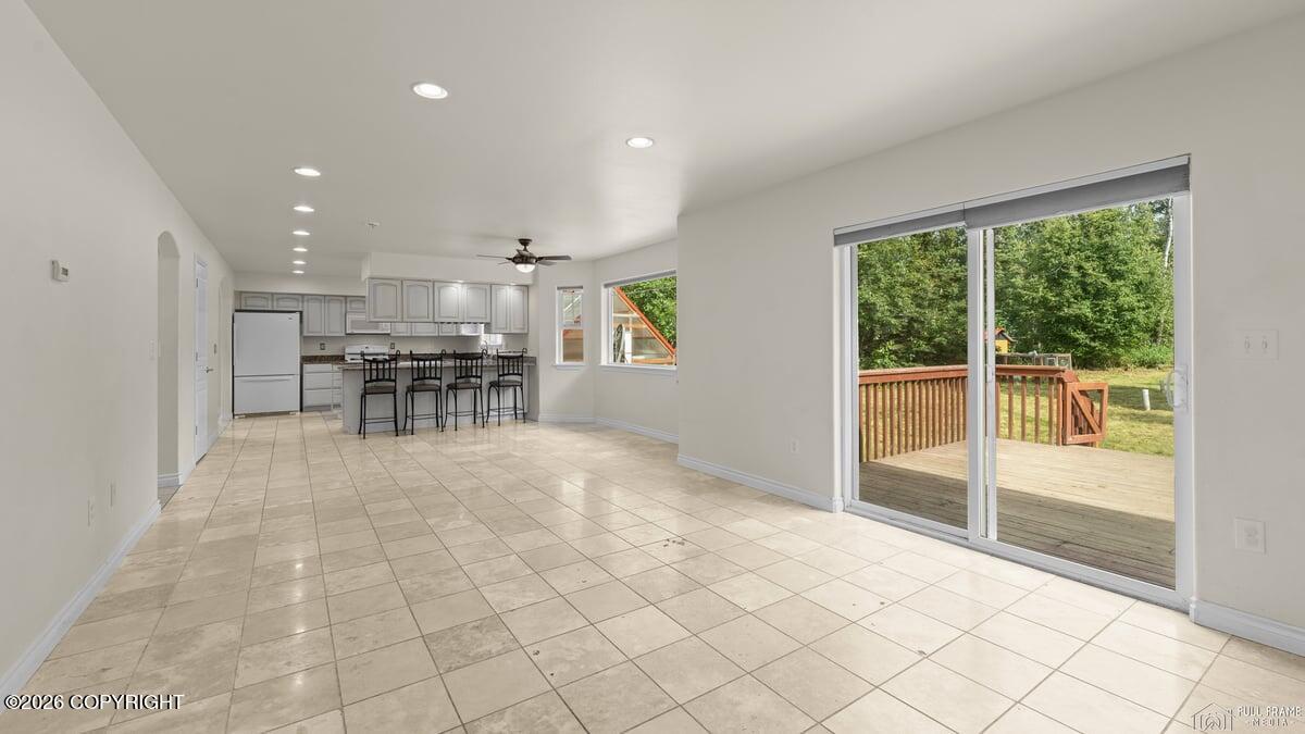 484 E Ravenswood Loop Property Photo 11