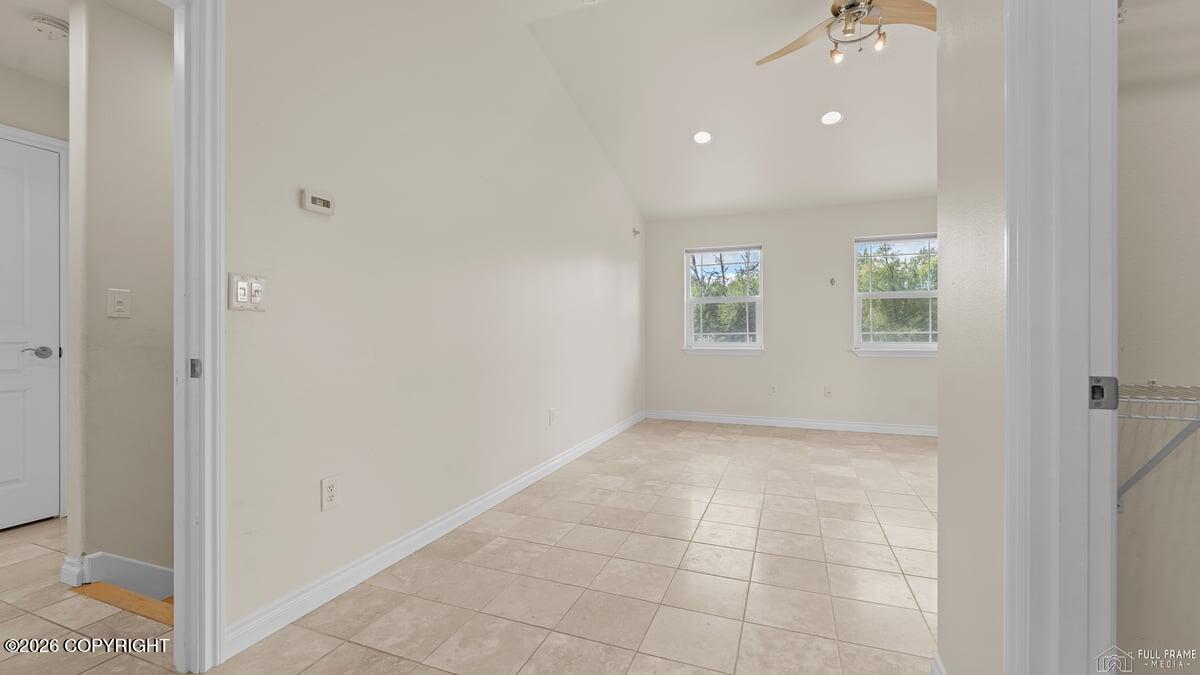 484 E Ravenswood Loop Property Photo 21