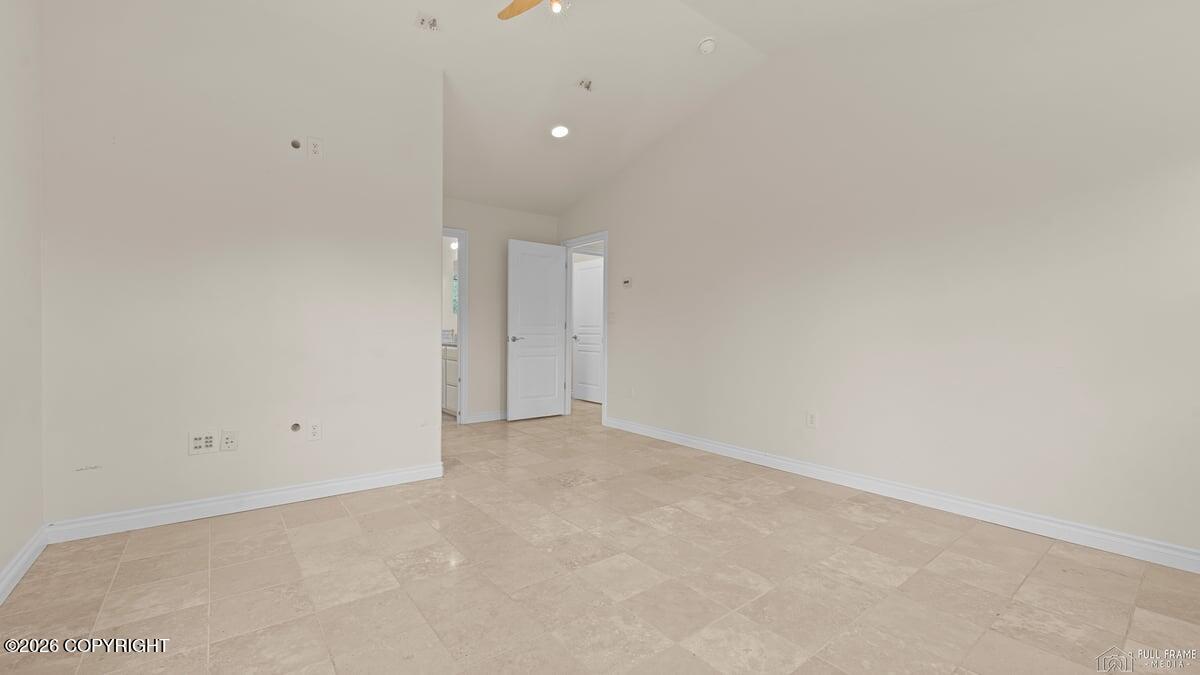 484 E Ravenswood Loop Property Photo 22