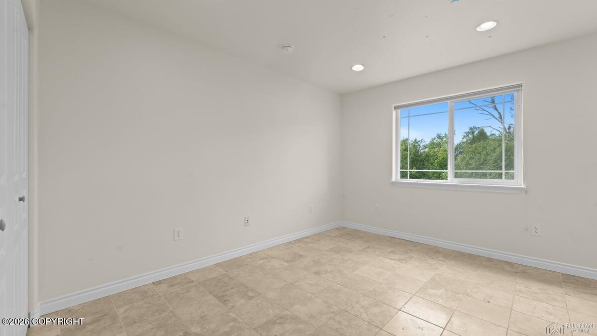 484 E Ravenswood Loop Property Photo 31