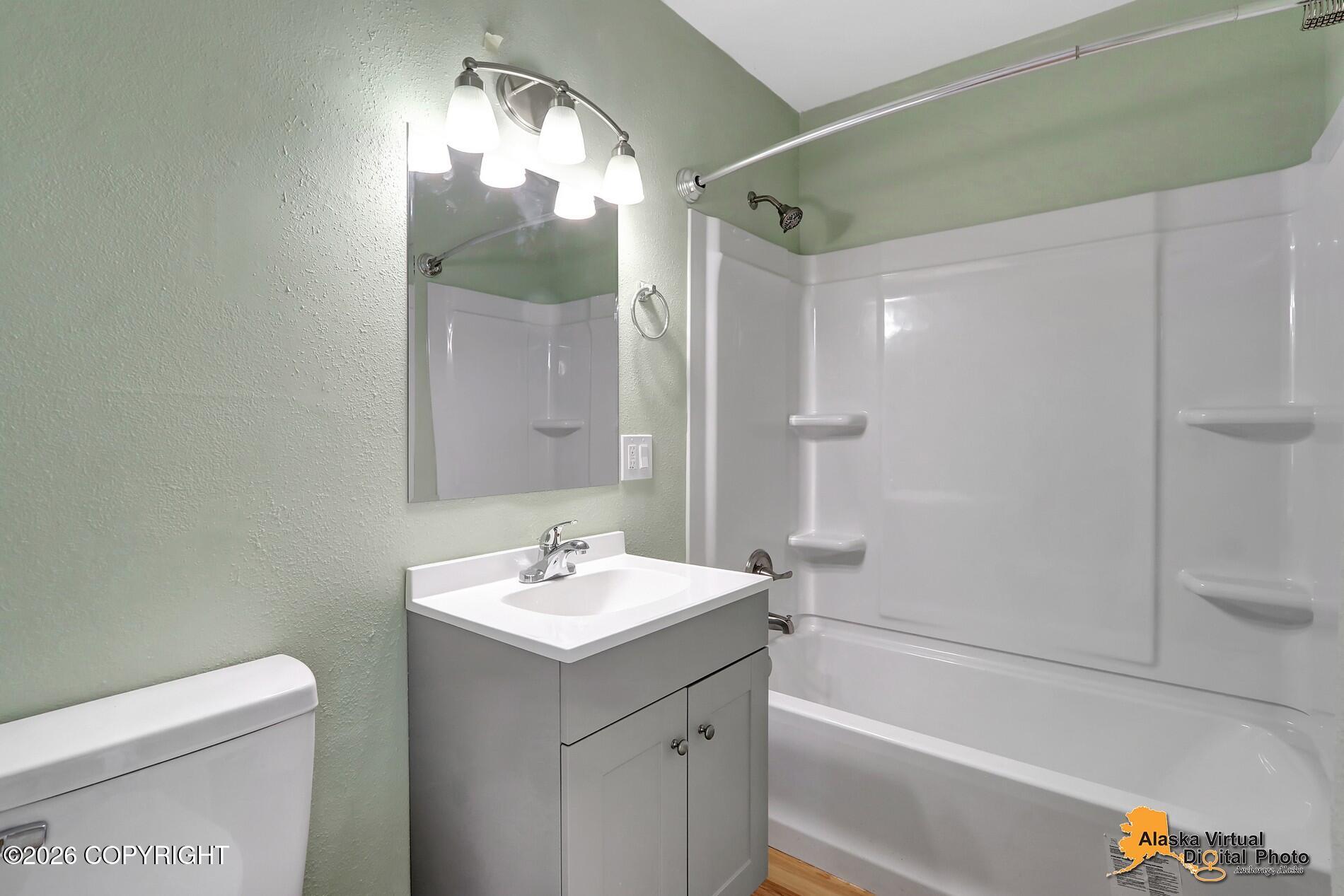 430 Schodde Street Property Photo 15