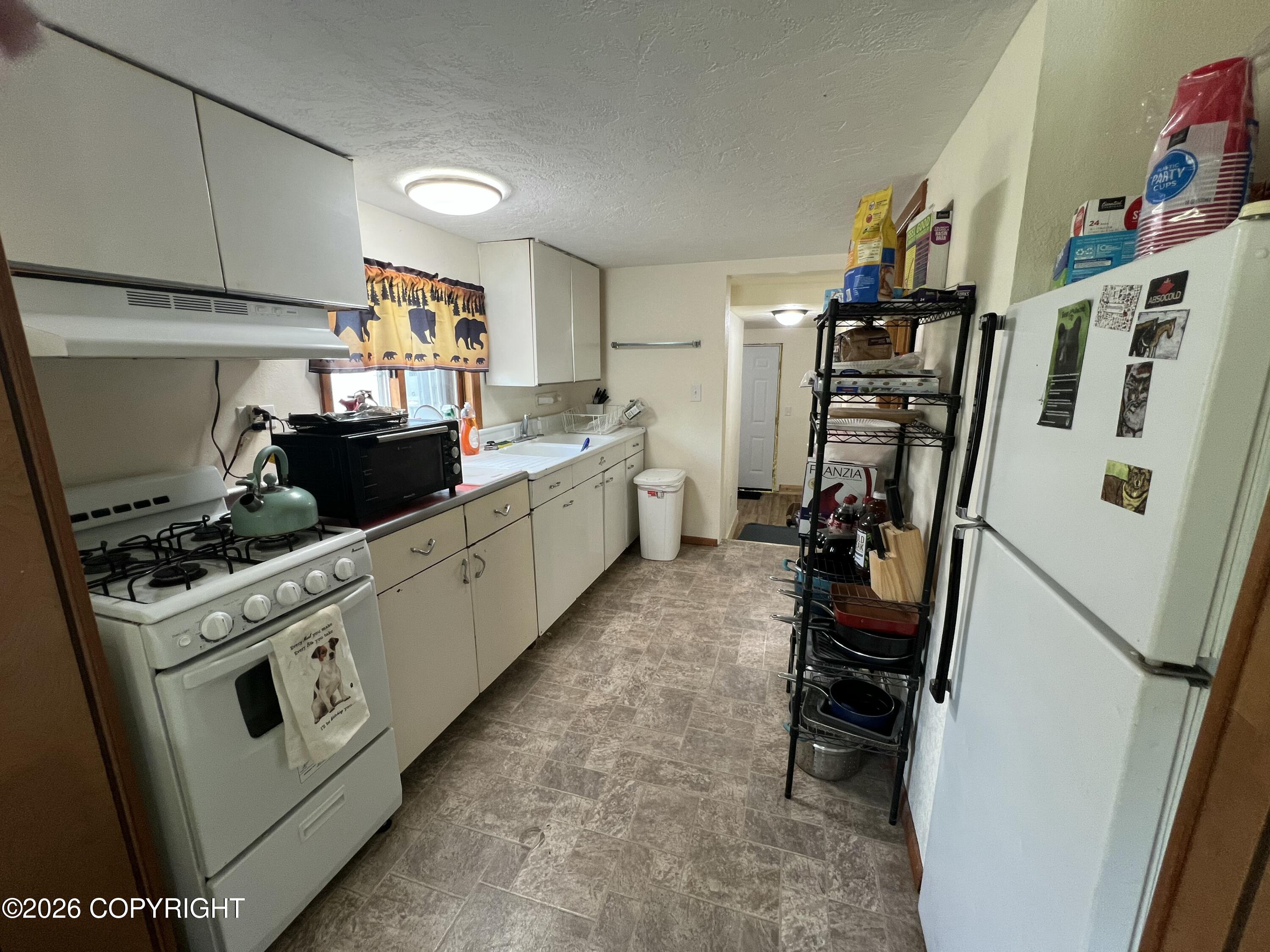 1315.5 Alaska Highway Property Photo 7