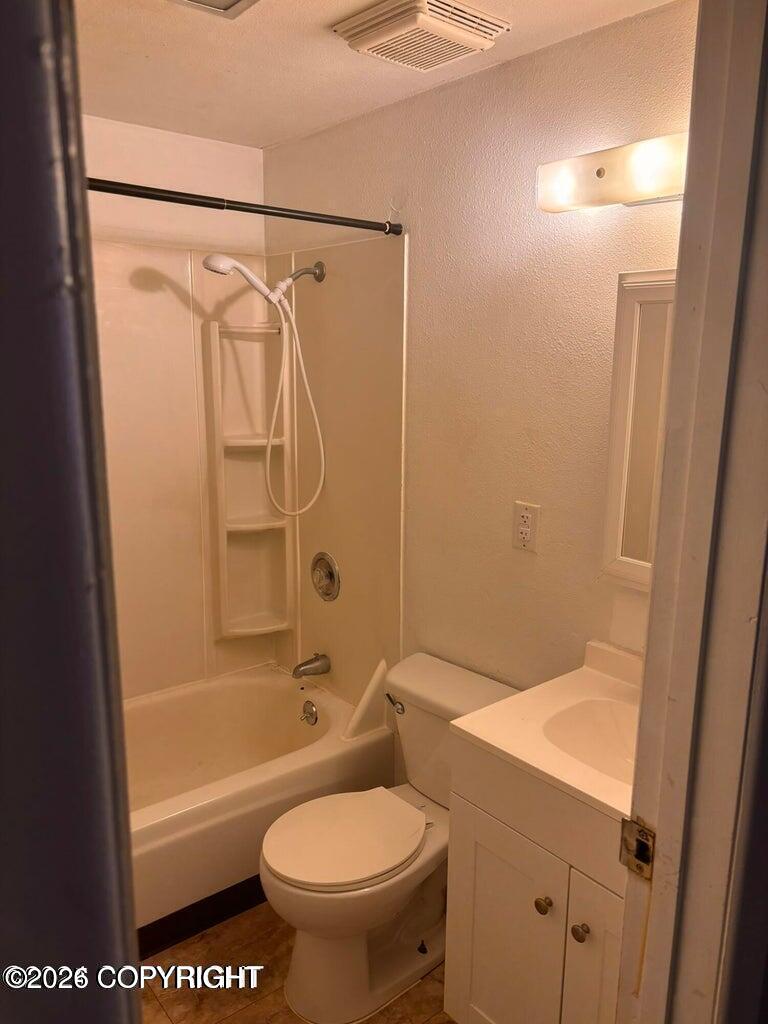 808 W 29th Place #5 Property Photo 5