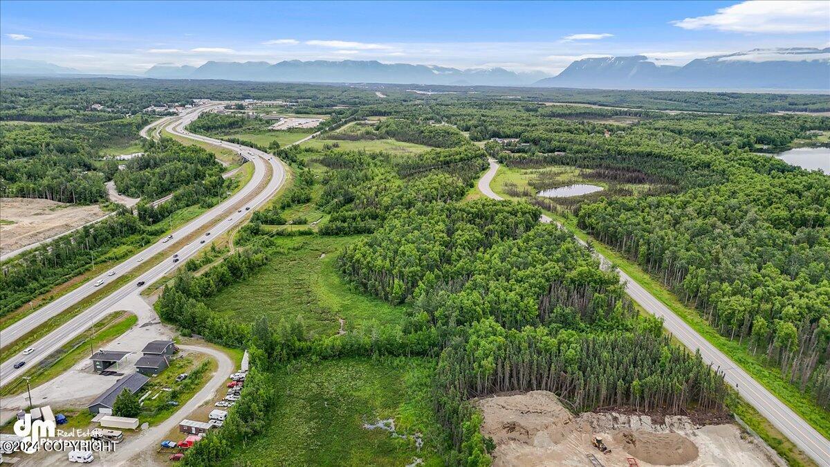 5200 W Parks Highway Property Photo 4