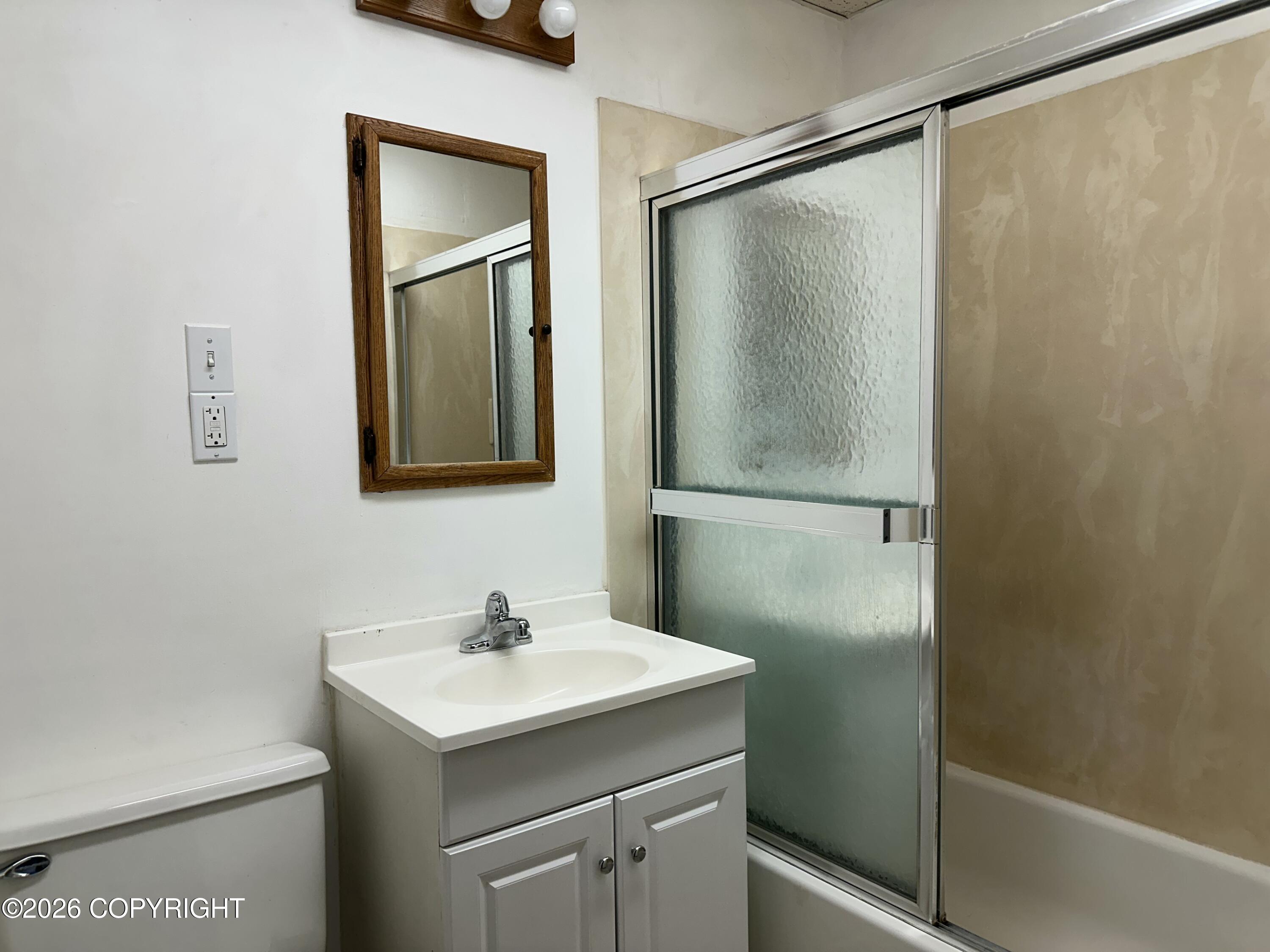 4447 E 6th Avenue Property Photo 12