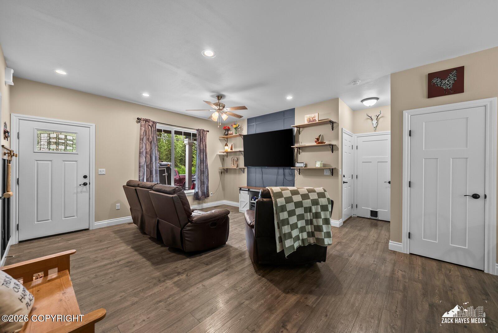 2029 S Leora Drive Property Photo 8