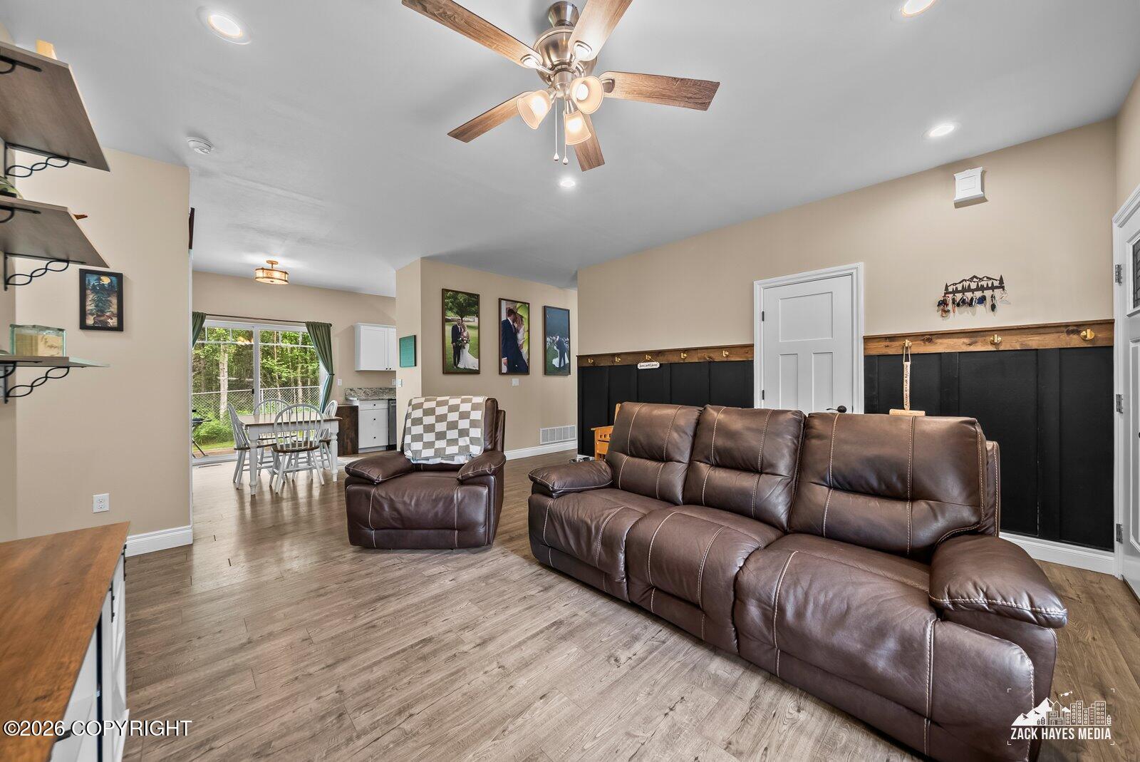 2029 S Leora Drive Property Photo 10