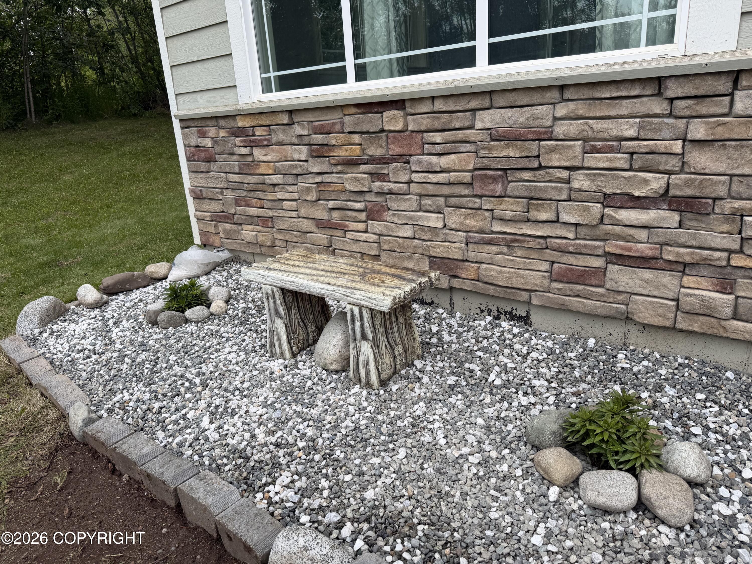125 S Vix Way Property Photo 4