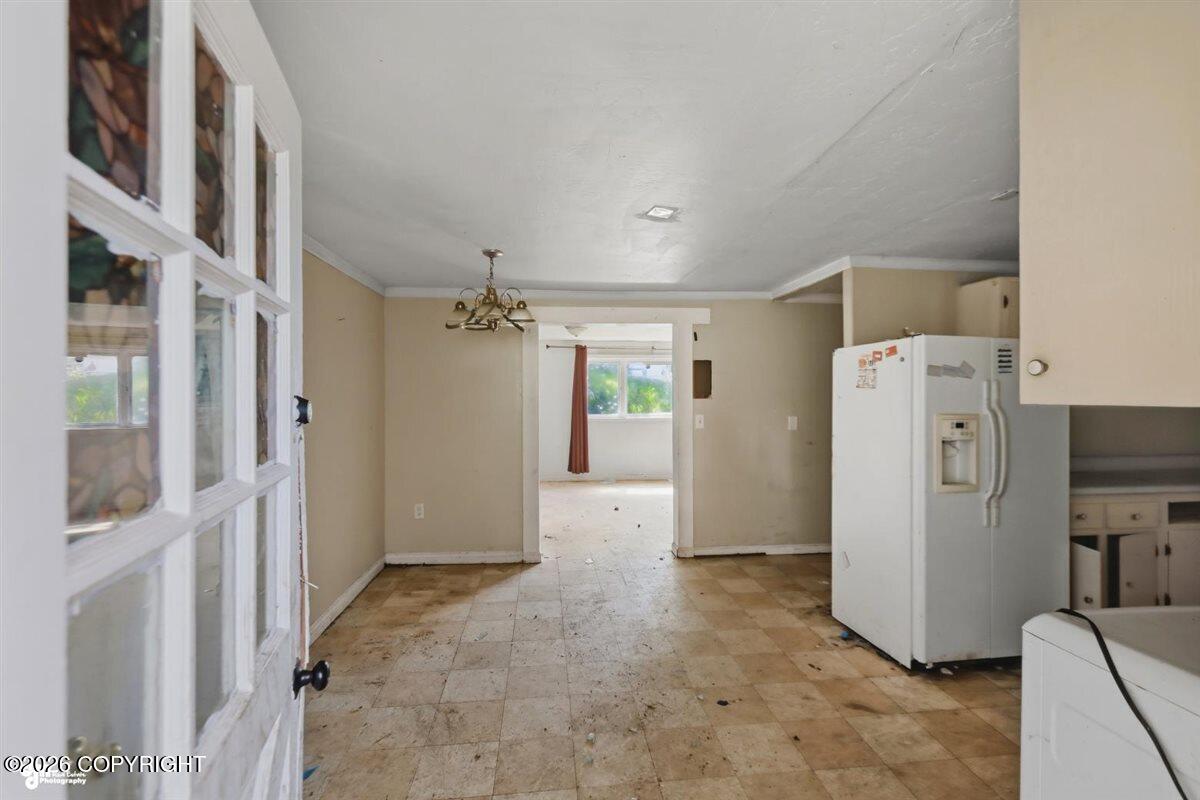 6741 E 12th Avenue Property Photo 2