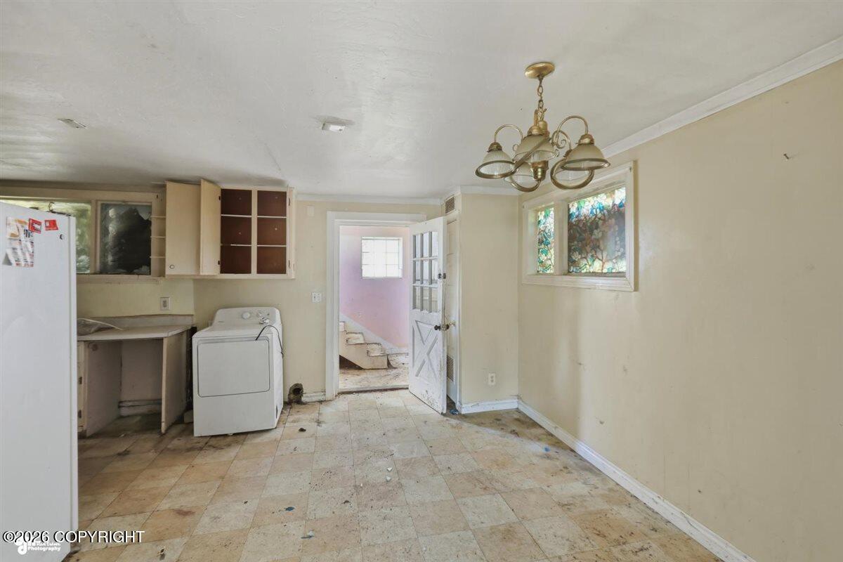 6741 E 12th Avenue Property Photo 5