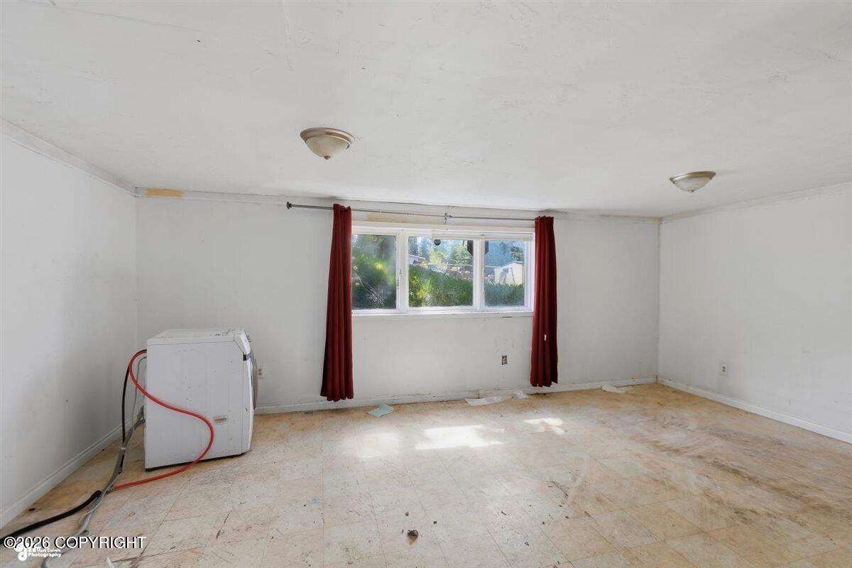 6741 E 12th Avenue Property Photo 7