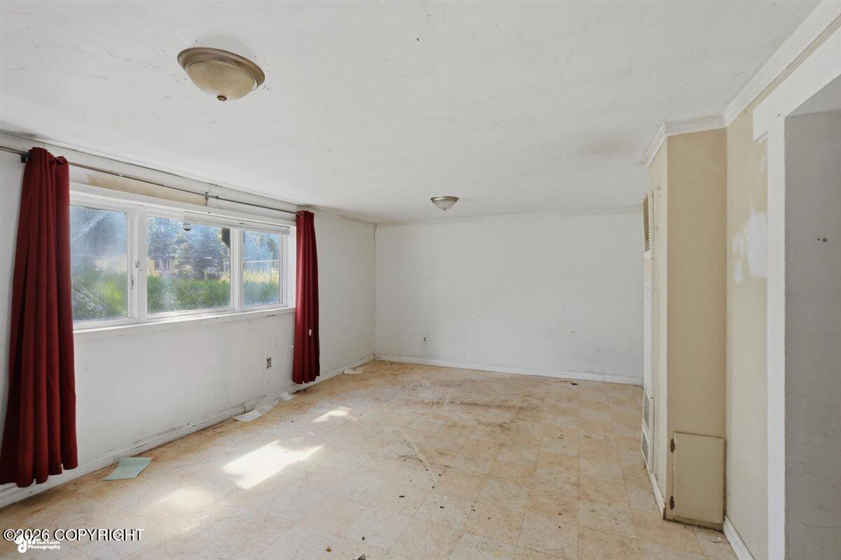 6741 E 12th Avenue Property Photo 8