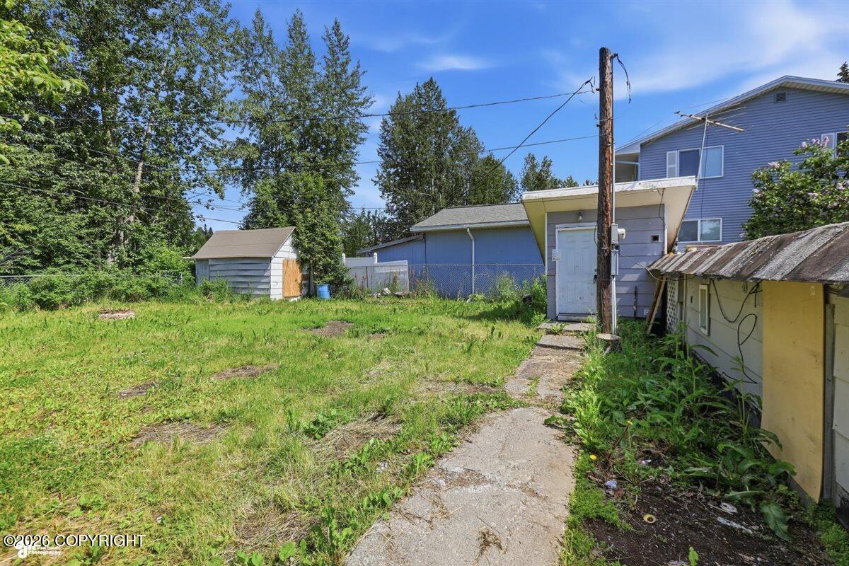 6741 E 12th Avenue Property Photo 14